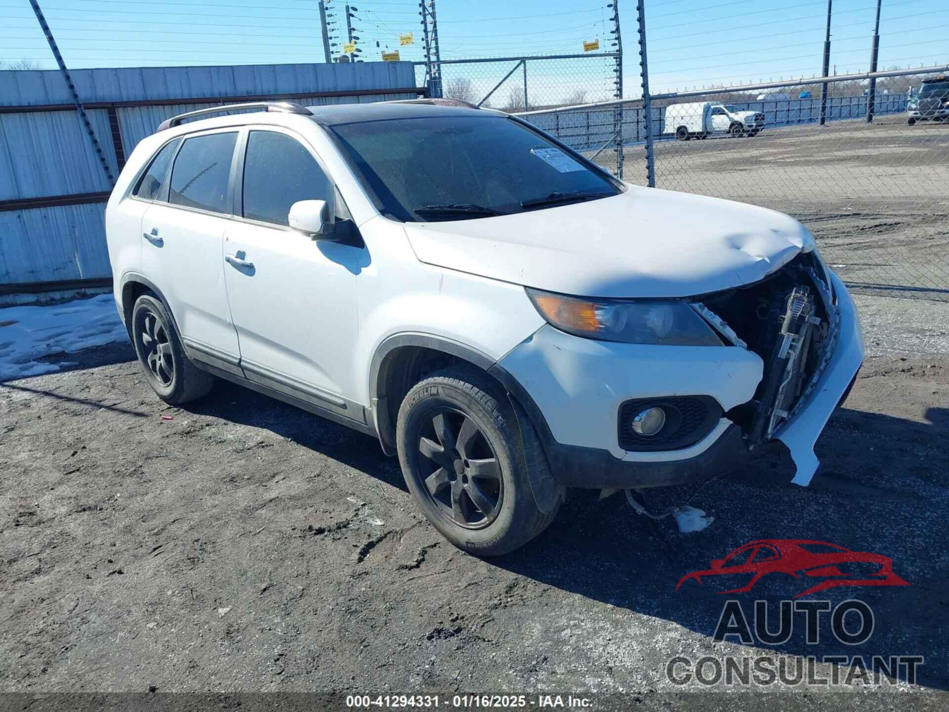 KIA SORENTO 2013 - 5XYKT4A22DG394351