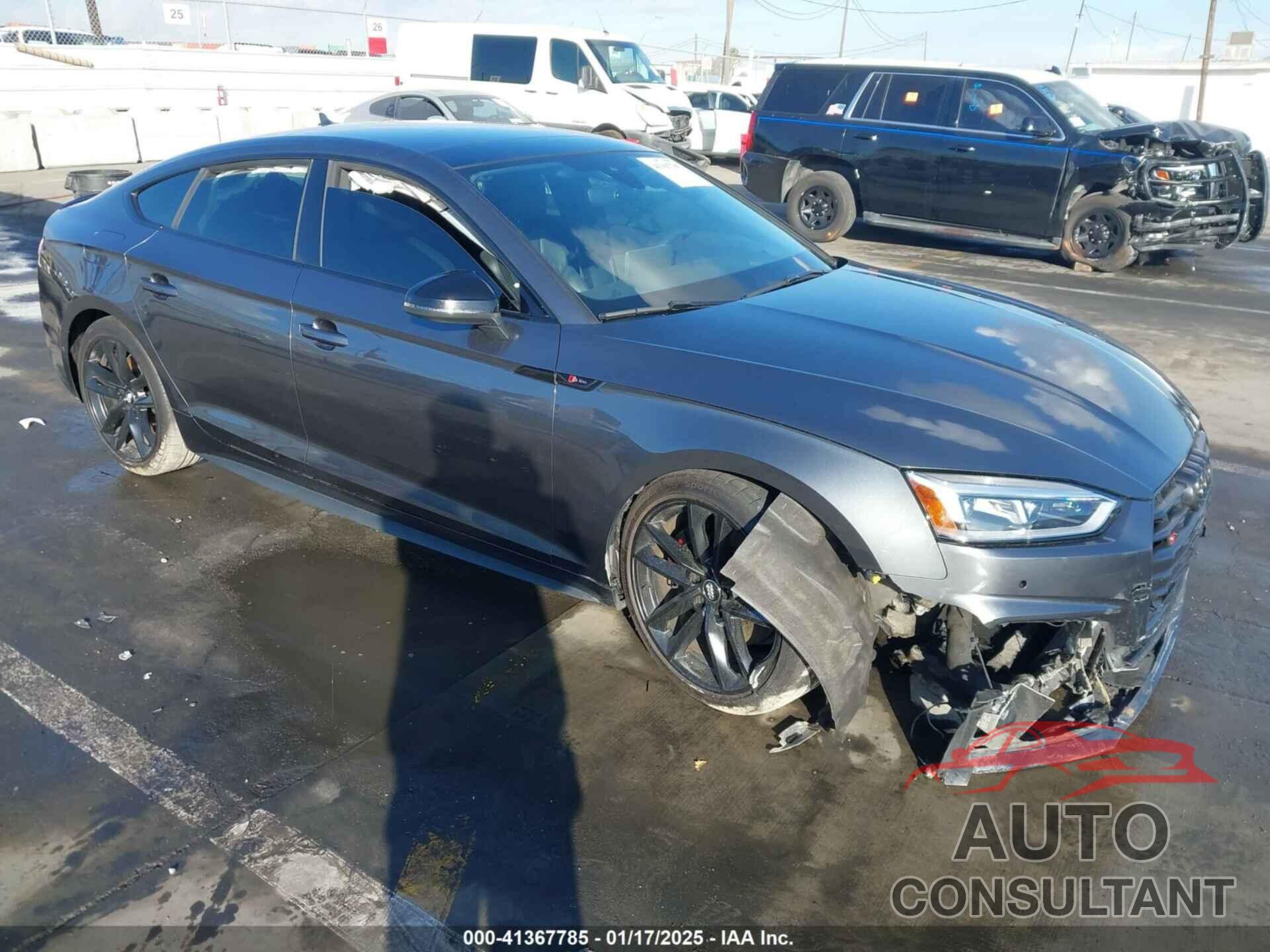AUDI A5 2019 - WAUFNCF57KA077829