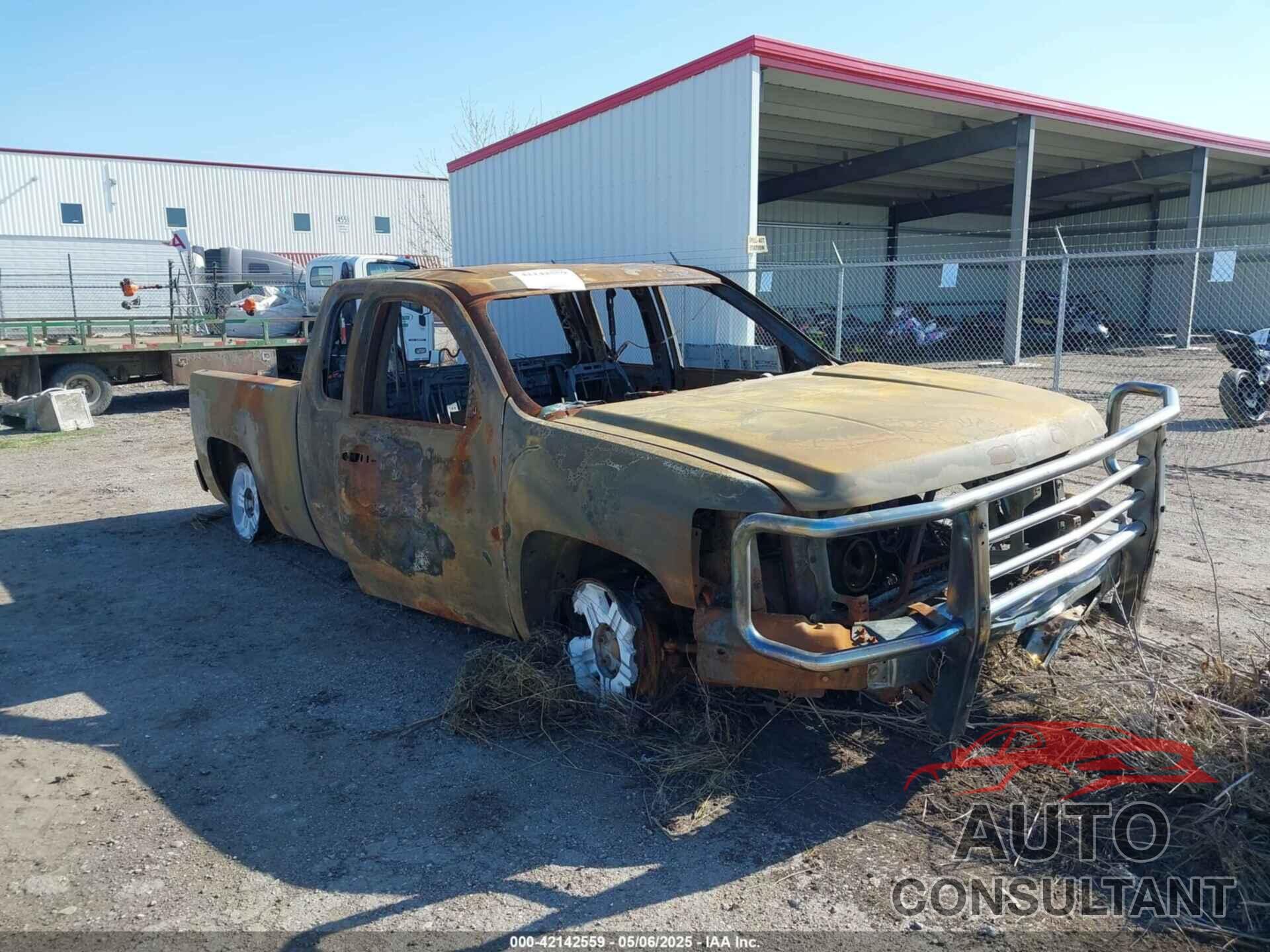 CHEVROLET SILVERADO 1500 2011 - 1GCRKSE38BZ311979