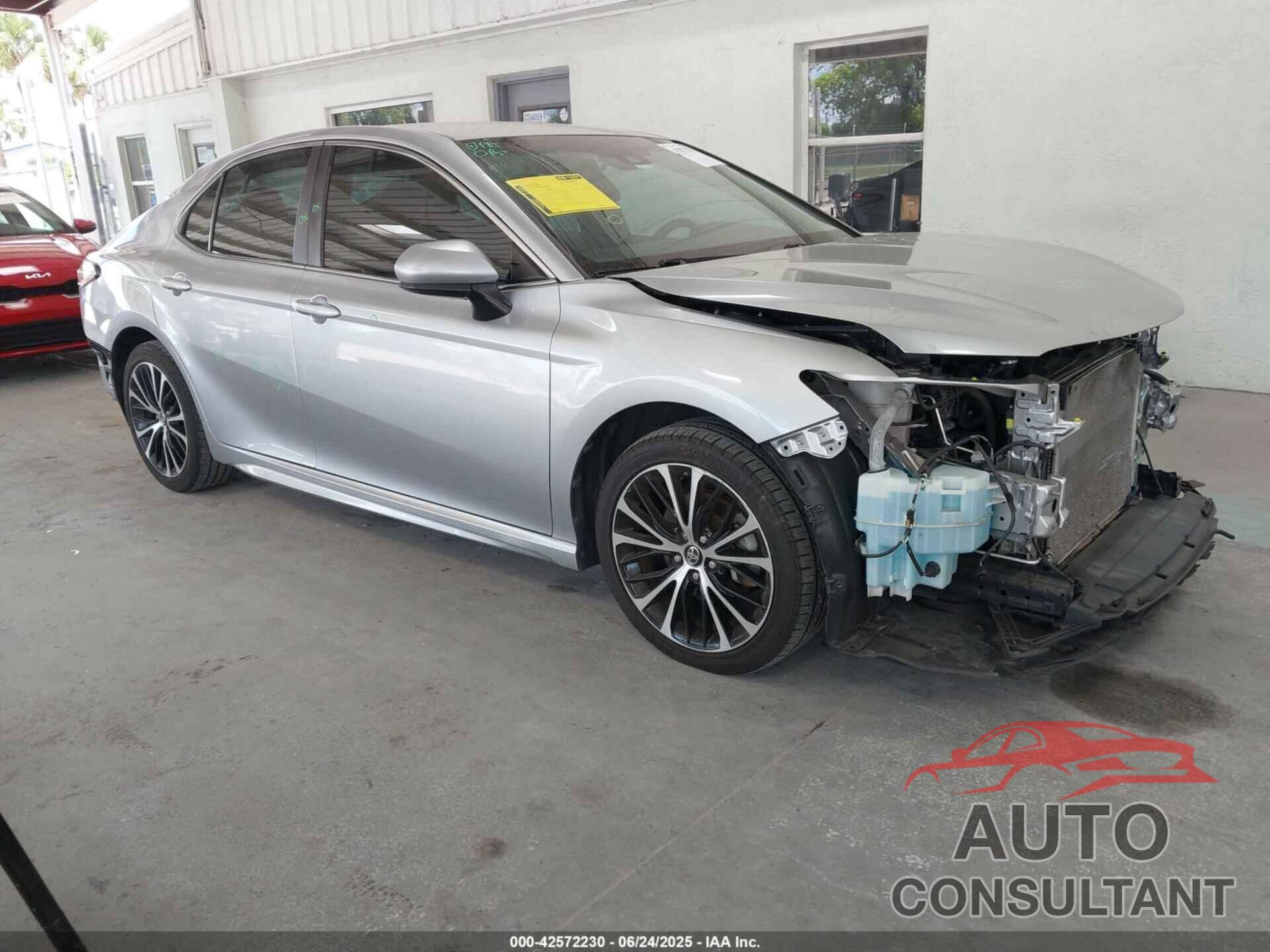 TOYOTA CAMRY 2018 - 4T1B11HK9JU077960