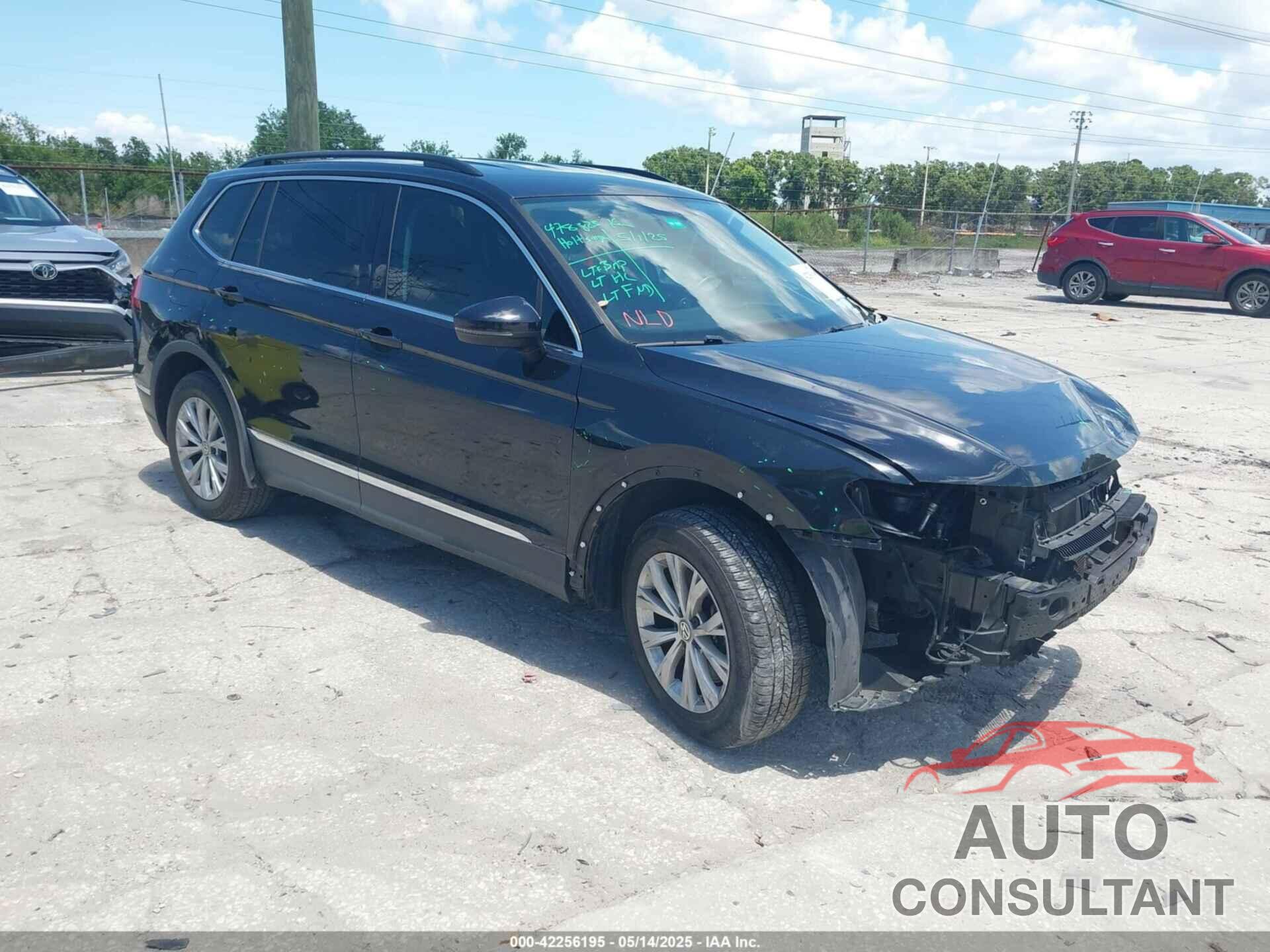 VOLKSWAGEN TIGUAN 2018 - 3VV3B7AX3JM126154