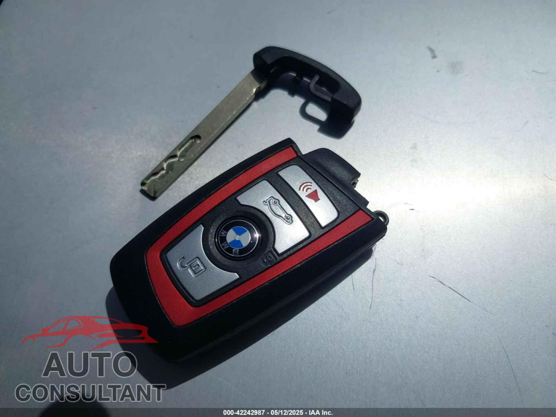 BMW 328I 2016 - WBA8E3G57GNU05967