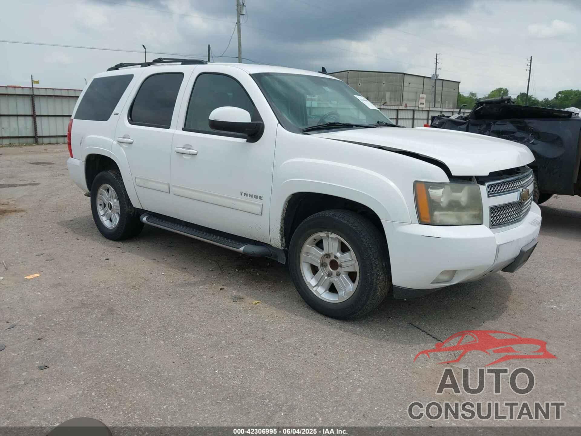 CHEVROLET TAHOE 2011 - 1GNSCBE07BR243556