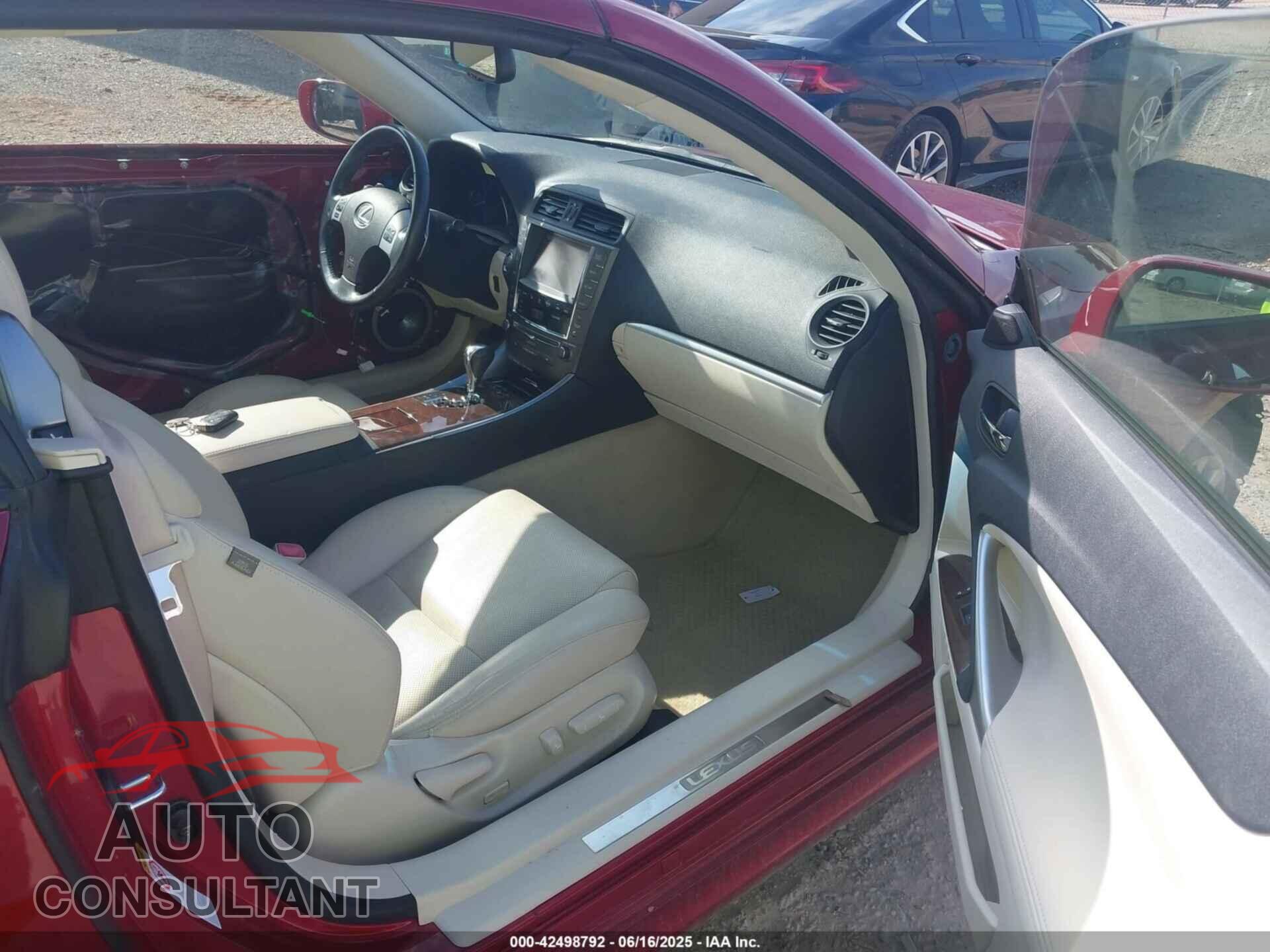 LEXUS IS 250C 2014 - JTHFF2C21E2531283