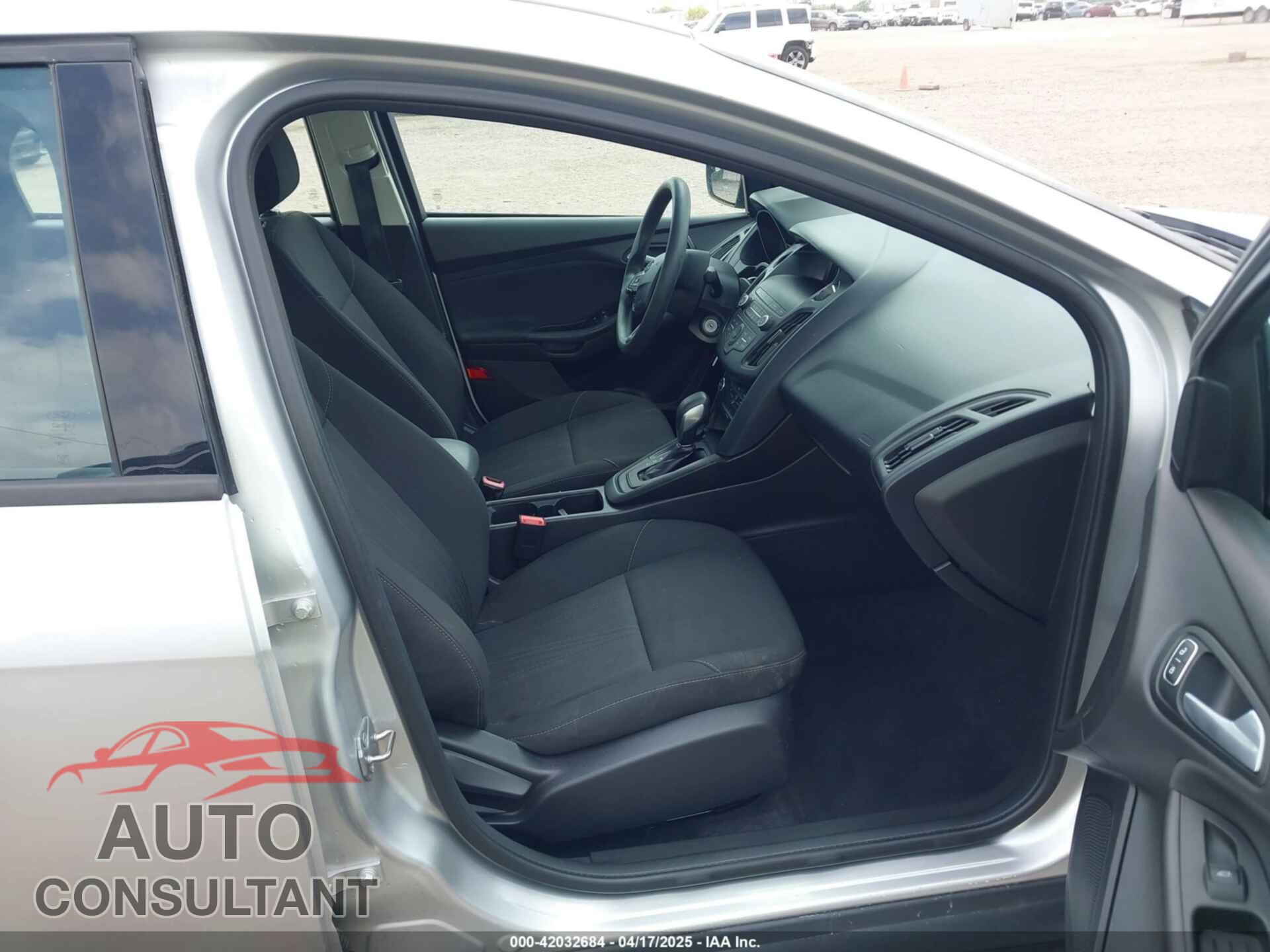 FORD FOCUS 2018 - 1FADP3F29JL328952