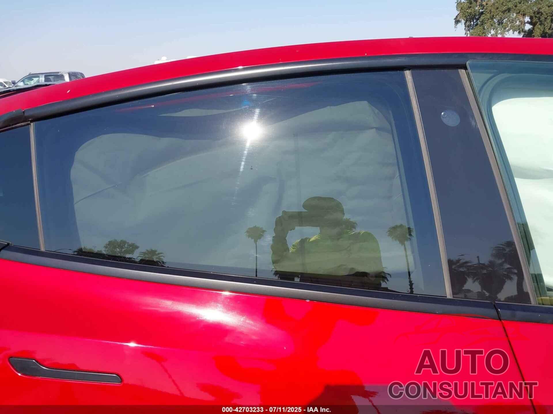 TESLA MODEL Y 2021 - 5YJYGDEEXMF213801