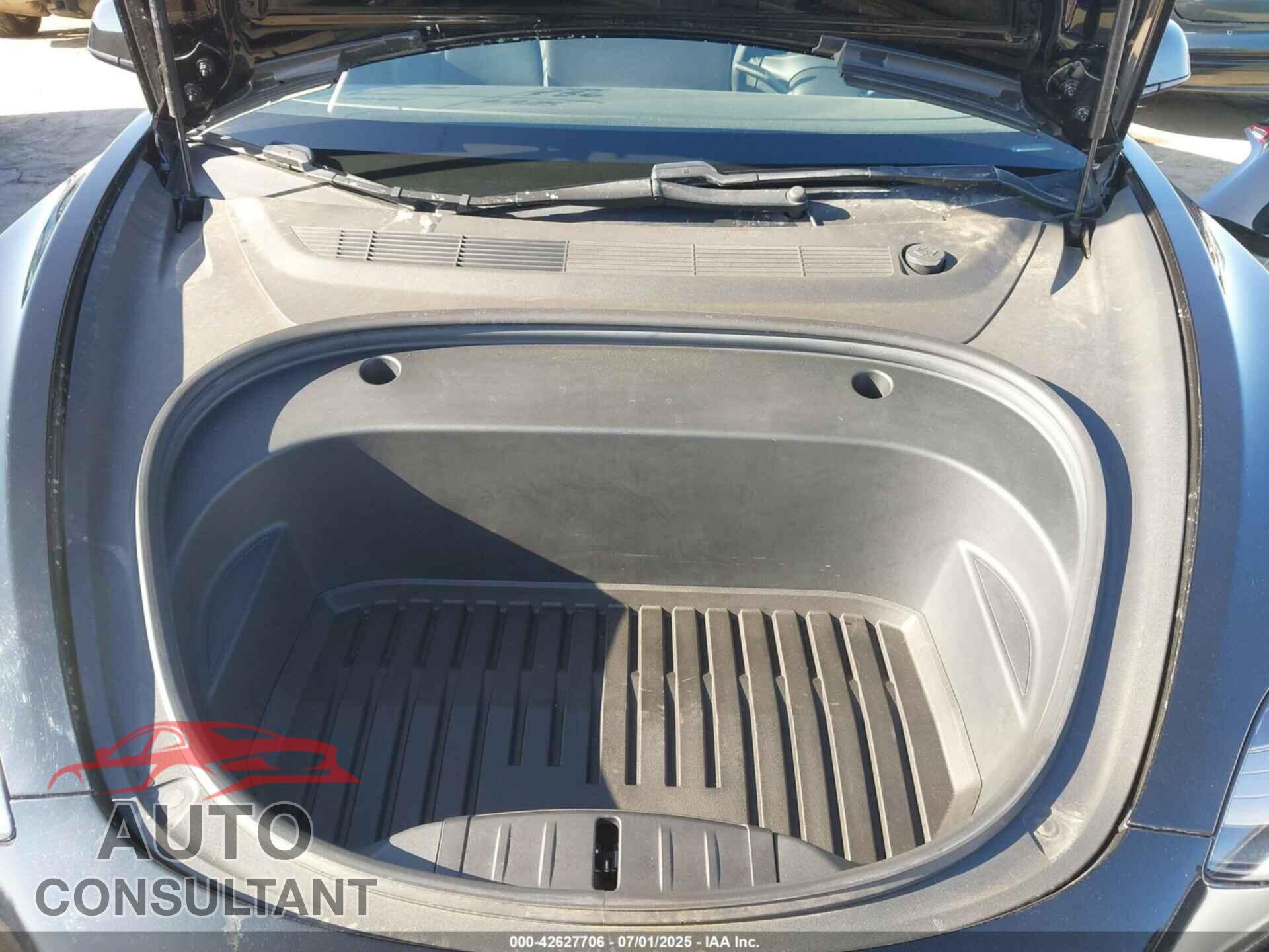TESLA MODEL 3 2021 - 5YJ3E1EA9MF077673