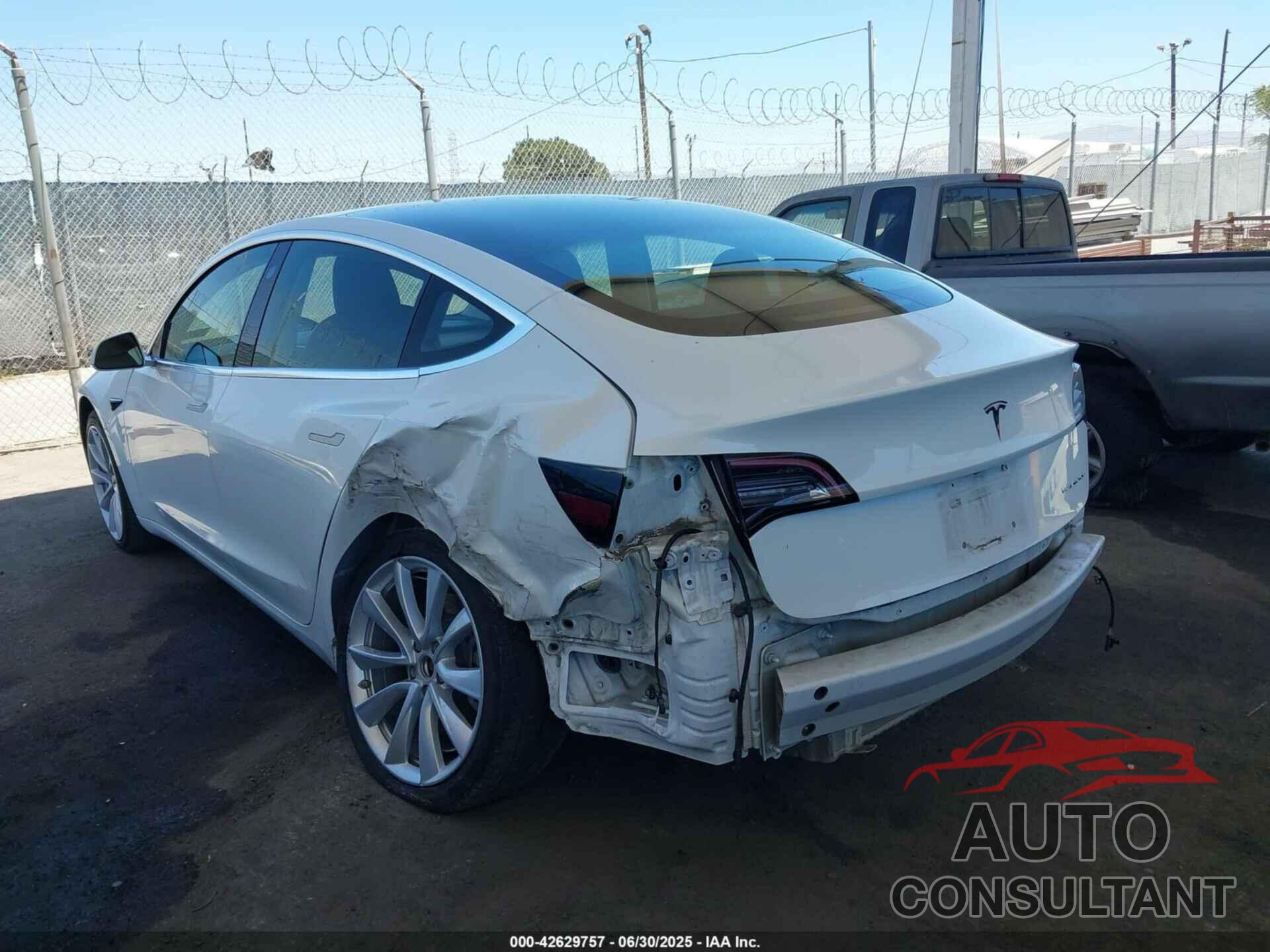 TESLA MODEL 3 2018 - 5YJ3E1EB9JF085339