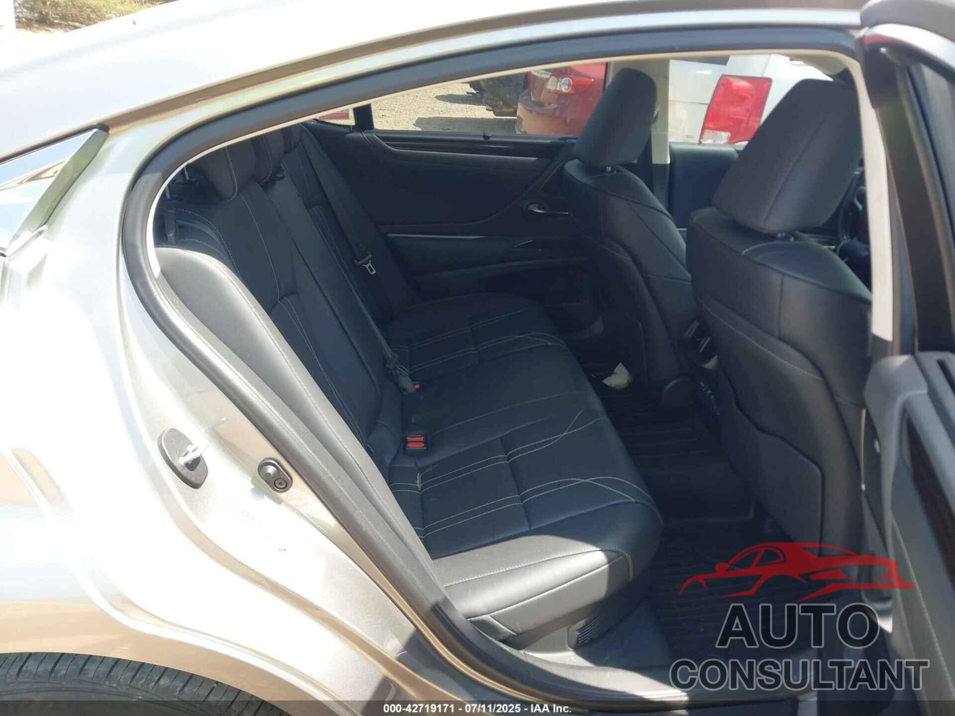 LEXUS ES 300H 2019 - JTHB21B17K2051760