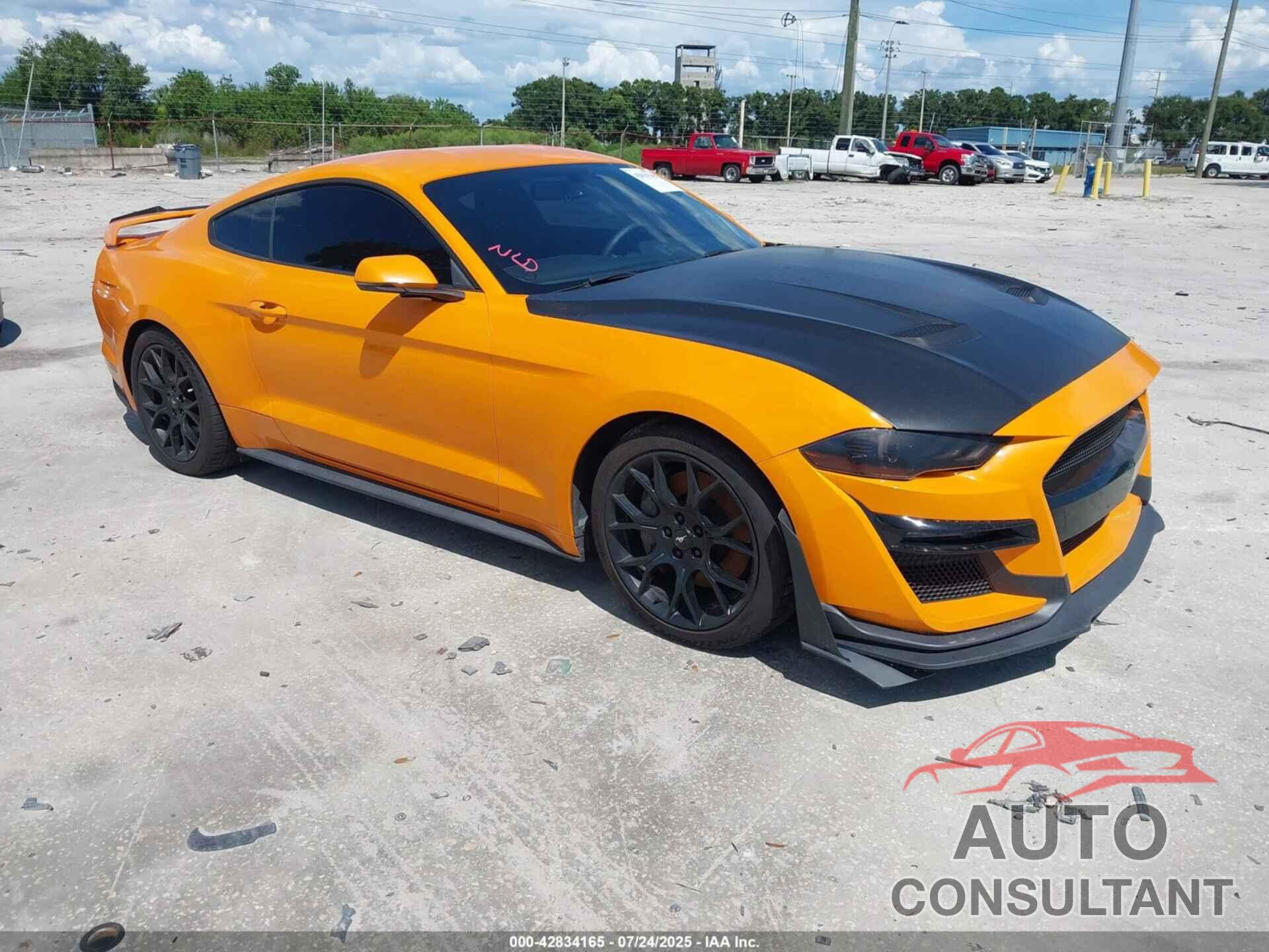 FORD MUSTANG 2018 - 1FA6P8TH8J5102307