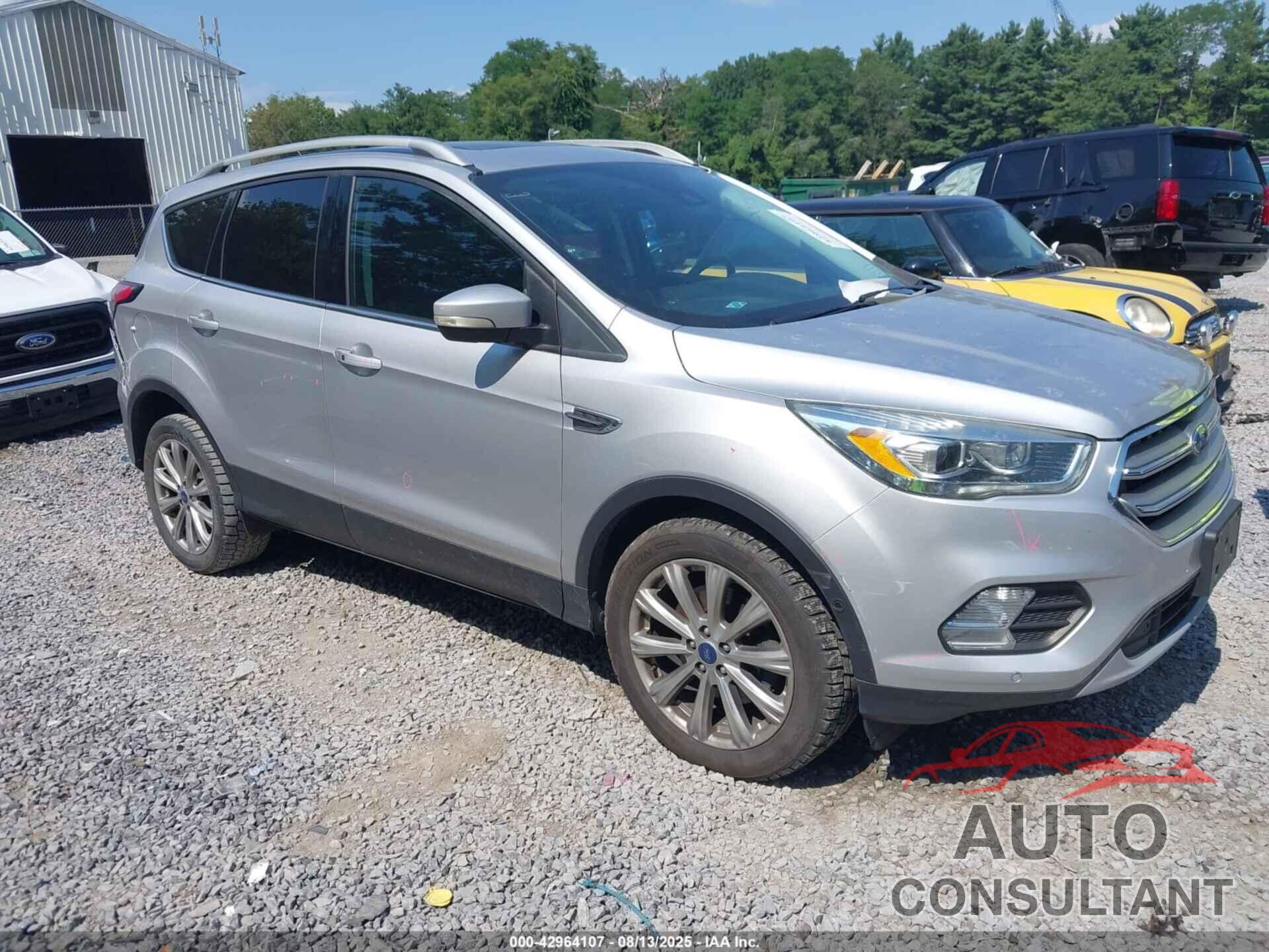 FORD ESCAPE 2017 - 1FMCU9J99HUE88836