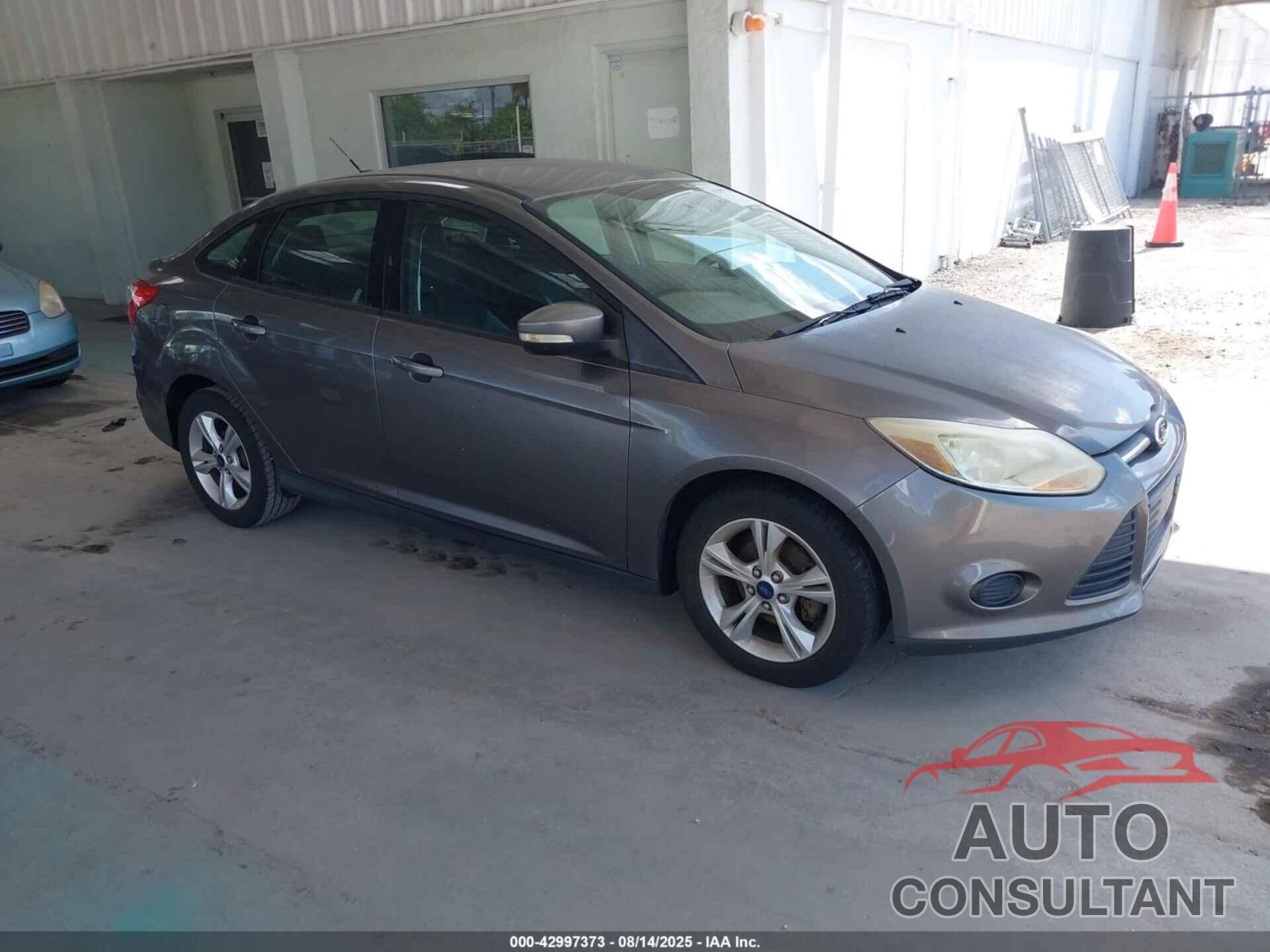 FORD FOCUS 2014 - 1FADP3F27EL387570