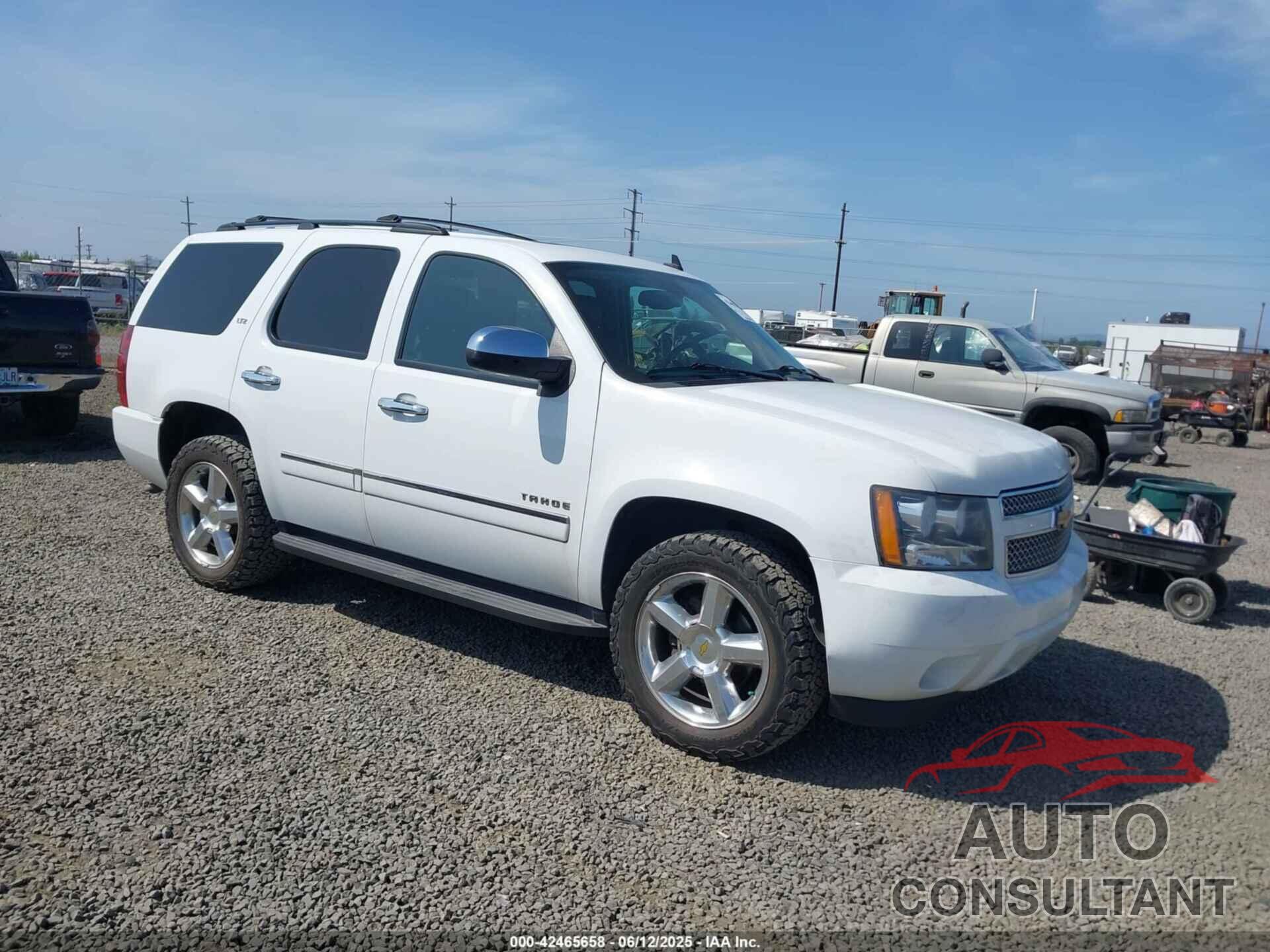 CHEVROLET TAHOE 2011 - 1GNSKCE09BR218652