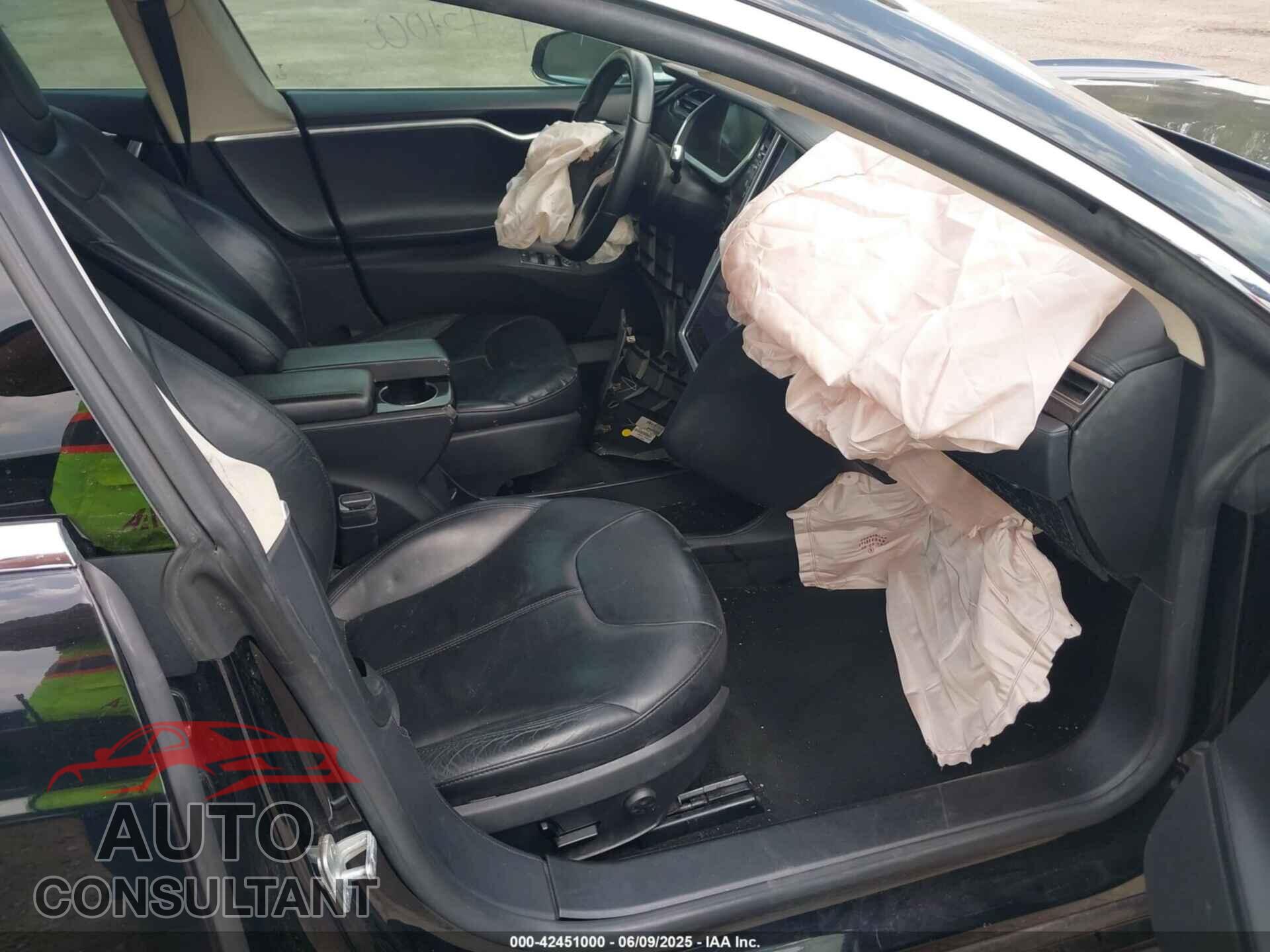 TESLA MODEL S 2013 - 5YJSA1CG1DFP07524