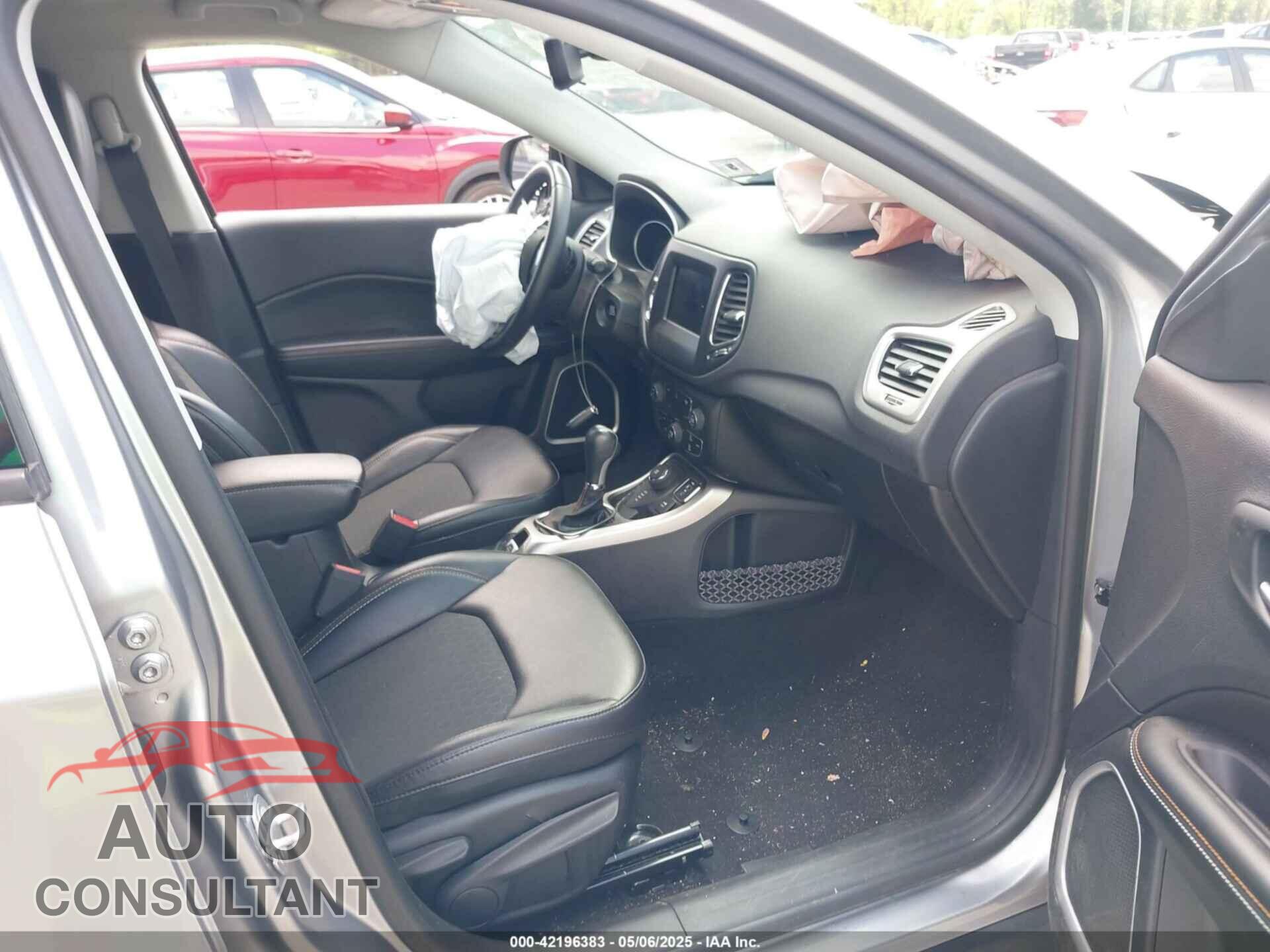 JEEP COMPASS 2019 - 3C4NJDBB6KT657190
