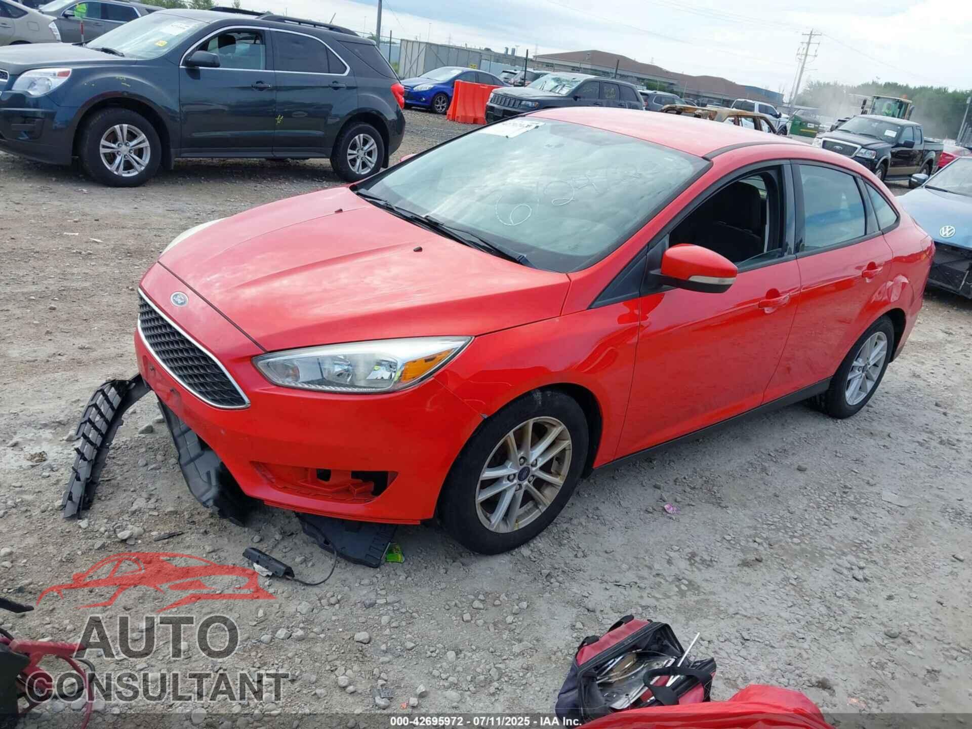 FORD FOCUS 2015 - 1FADP3F21FL260170