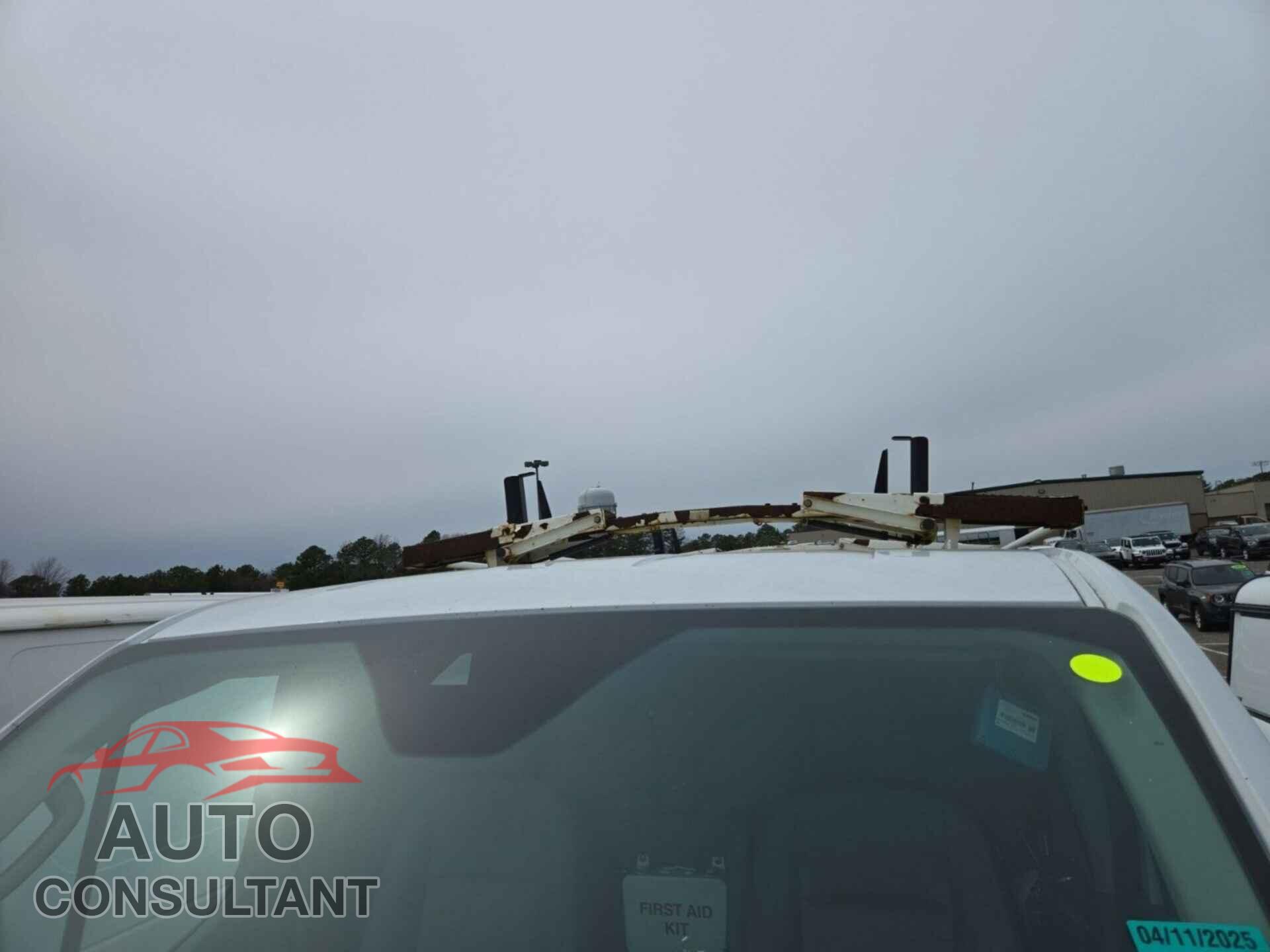 FORD TRANSIT 2017 - 1FTYR1YM4HKB43541