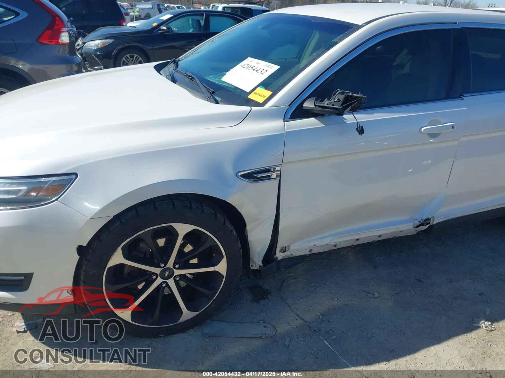 FORD TAURUS 2014 - 1FAHP2E81EG104137