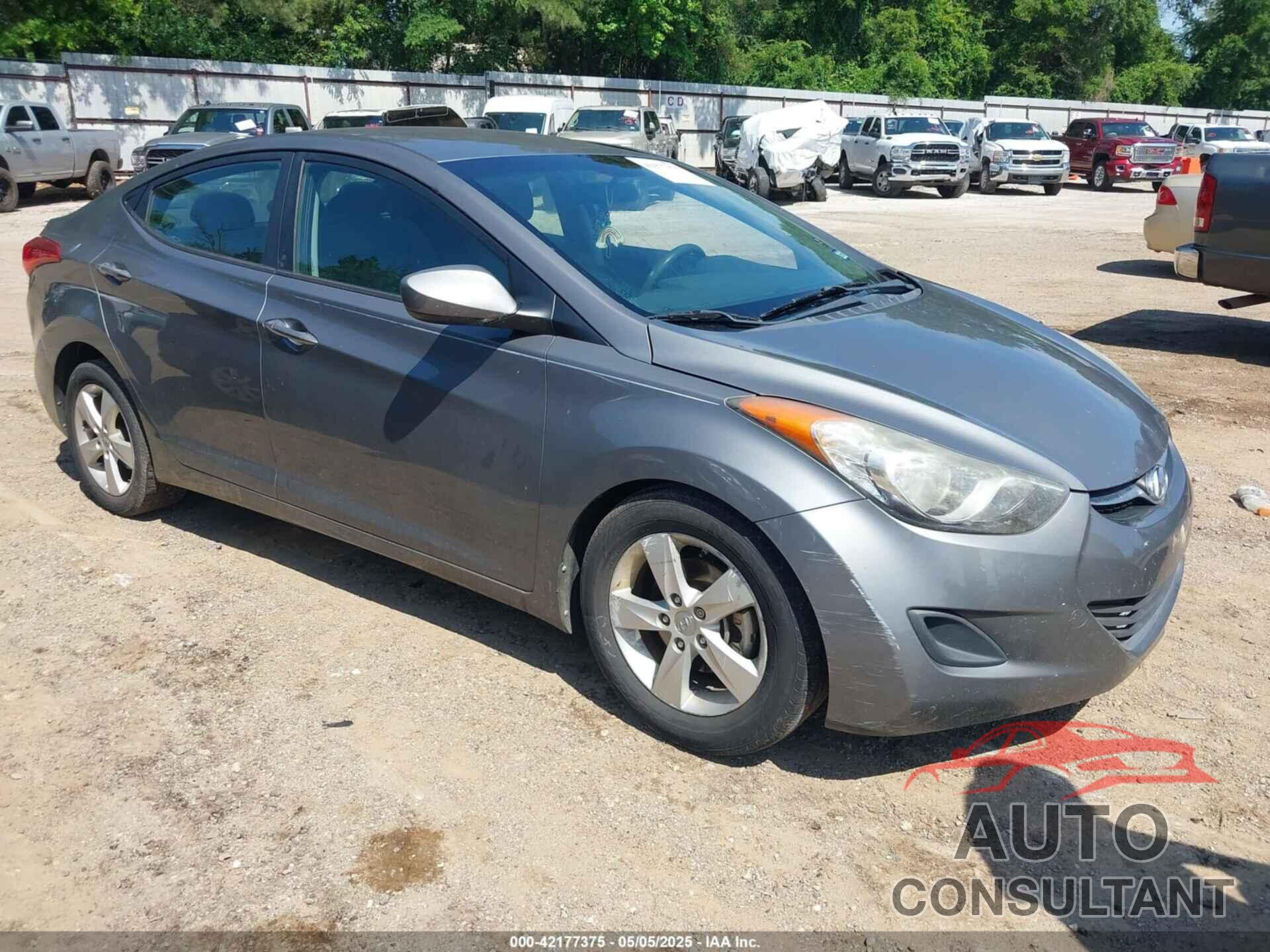HYUNDAI ELANTRA 2013 - 5NPDH4AE7DH317018