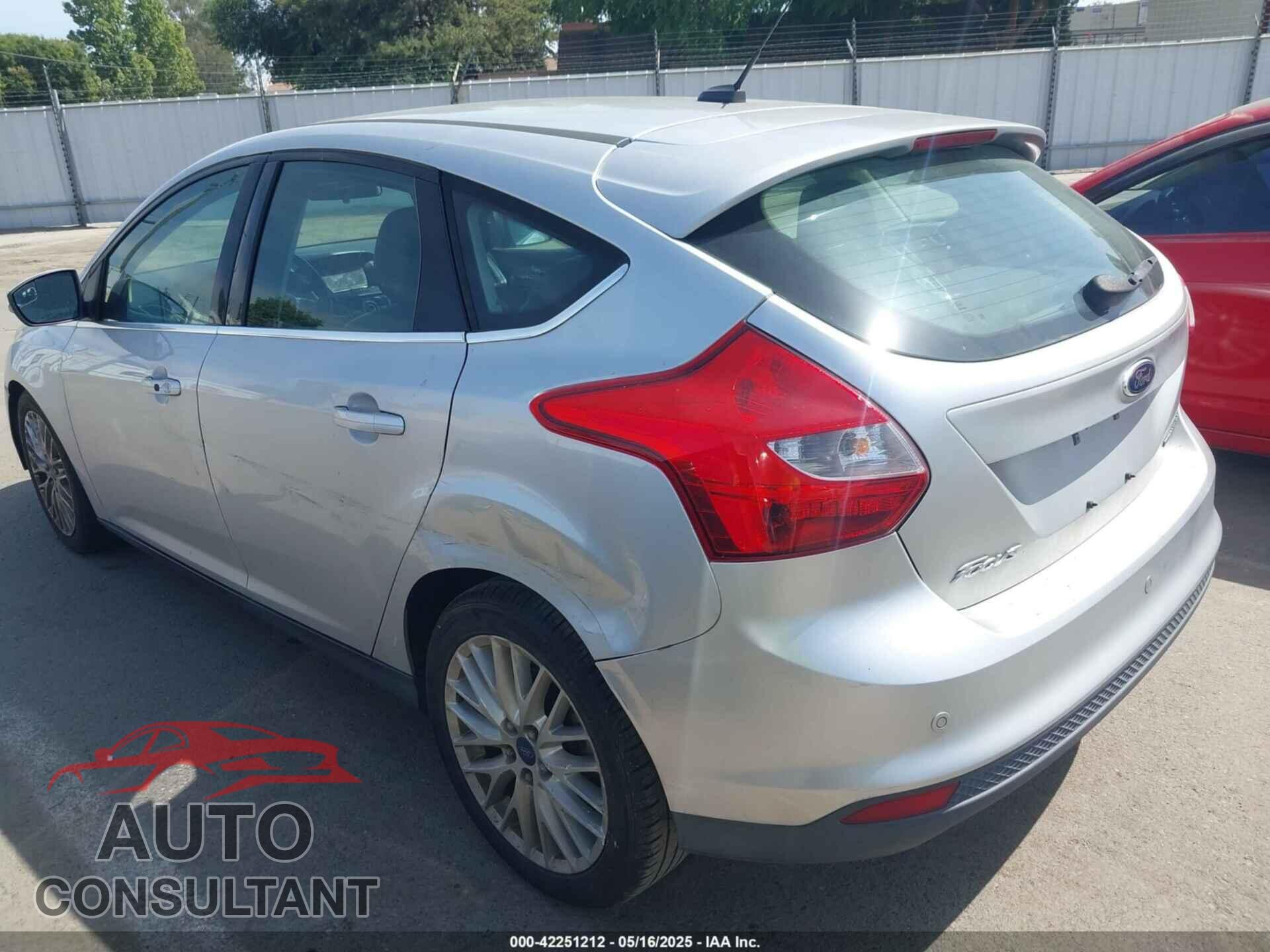 FORD FOCUS 2014 - 1FADP3N22EL317329