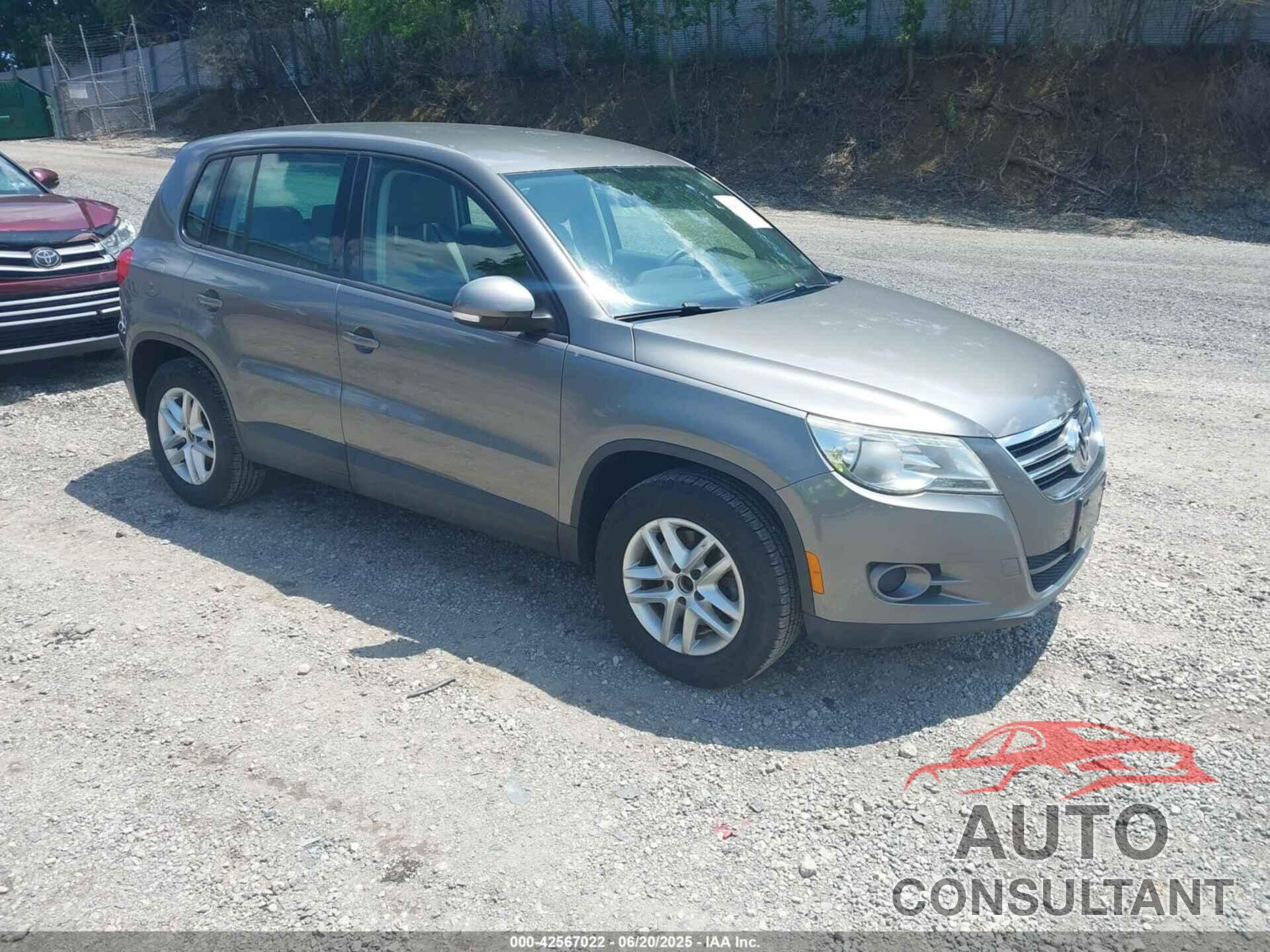 VOLKSWAGEN TIGUAN 2011 - WVGBV7AX2BW526723