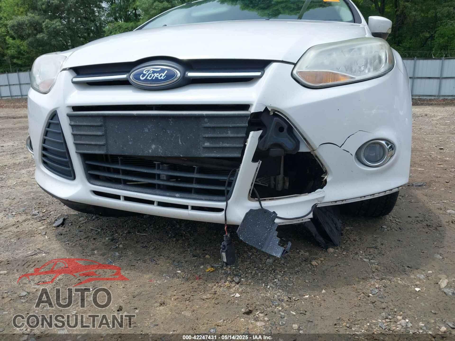 FORD FOCUS 2014 - 1FADP3F27EL279627