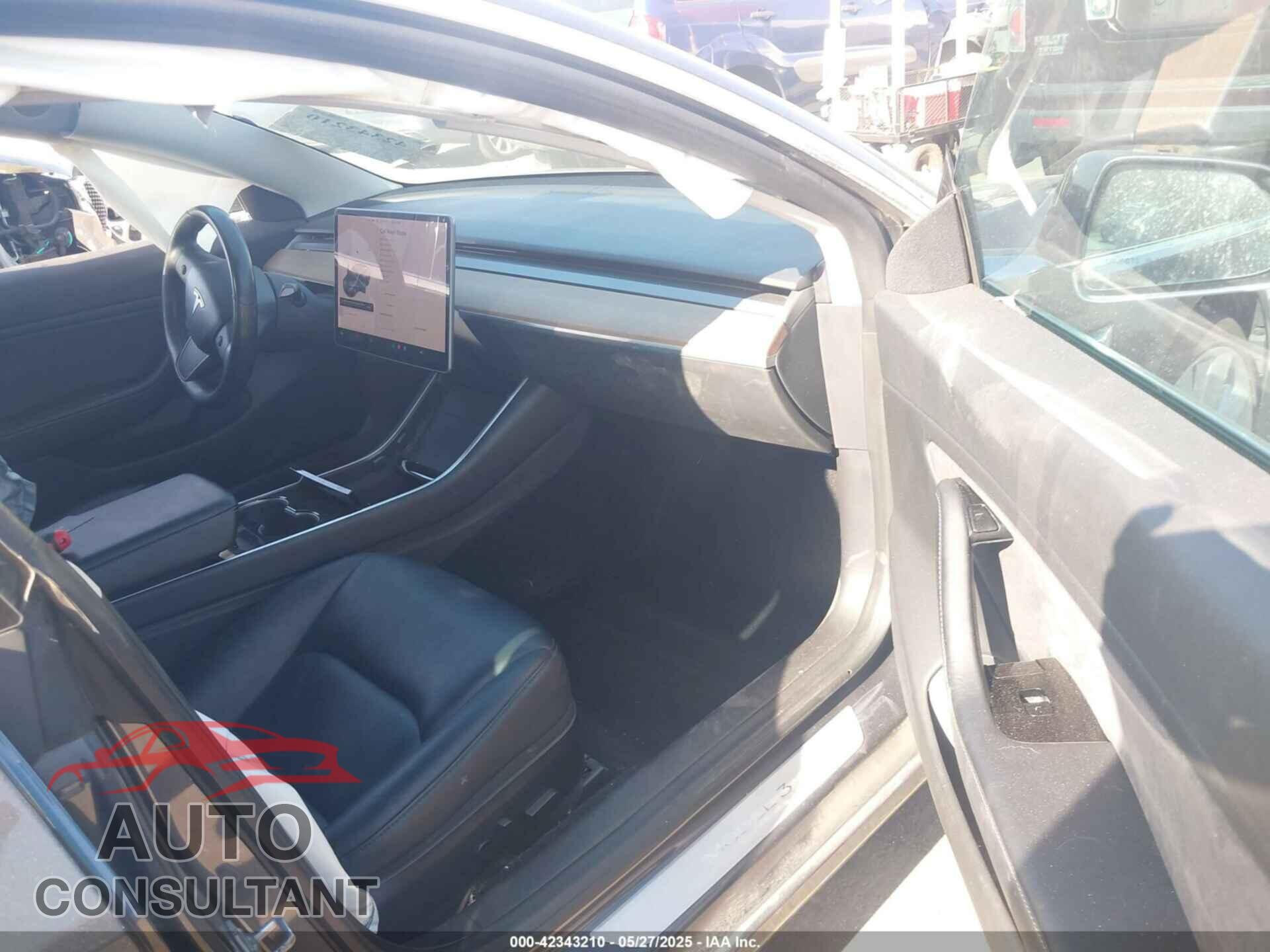 TESLA MODEL 3 2018 - 5YJ3E1EB8JF083257