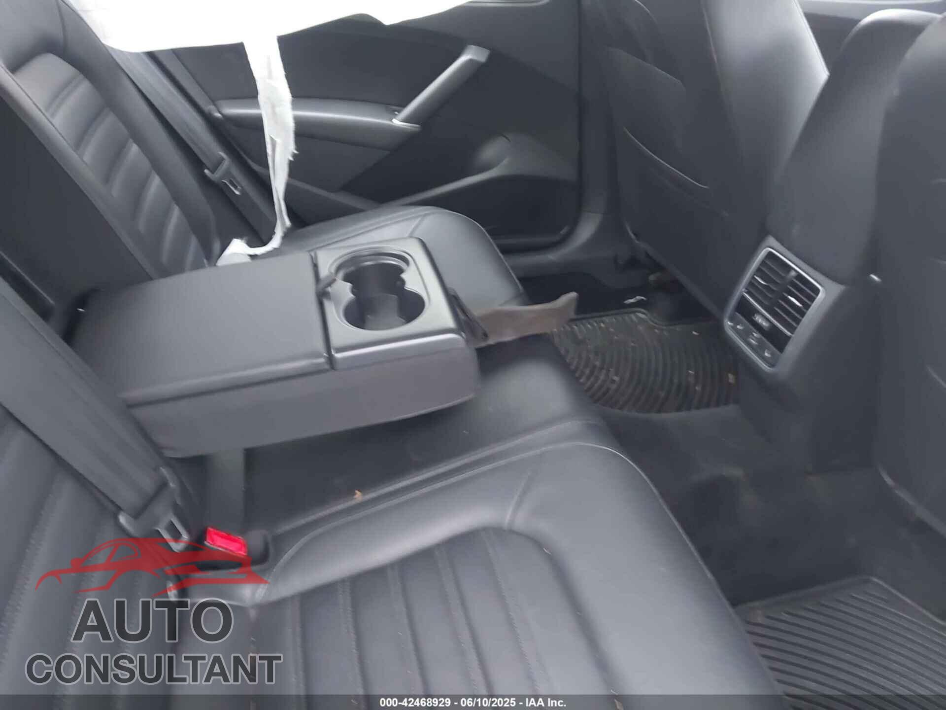 VOLKSWAGEN PASSAT 2017 - 1VWCT7A37HC039925