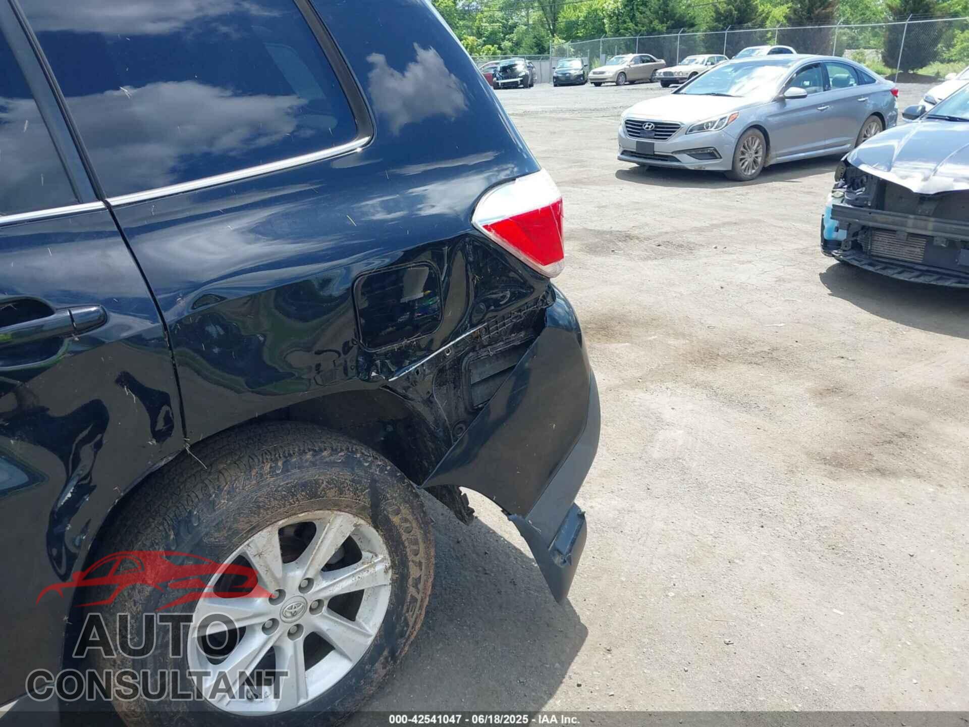 TOYOTA HIGHLANDER 2013 - 5TDBK3EH8DS178552