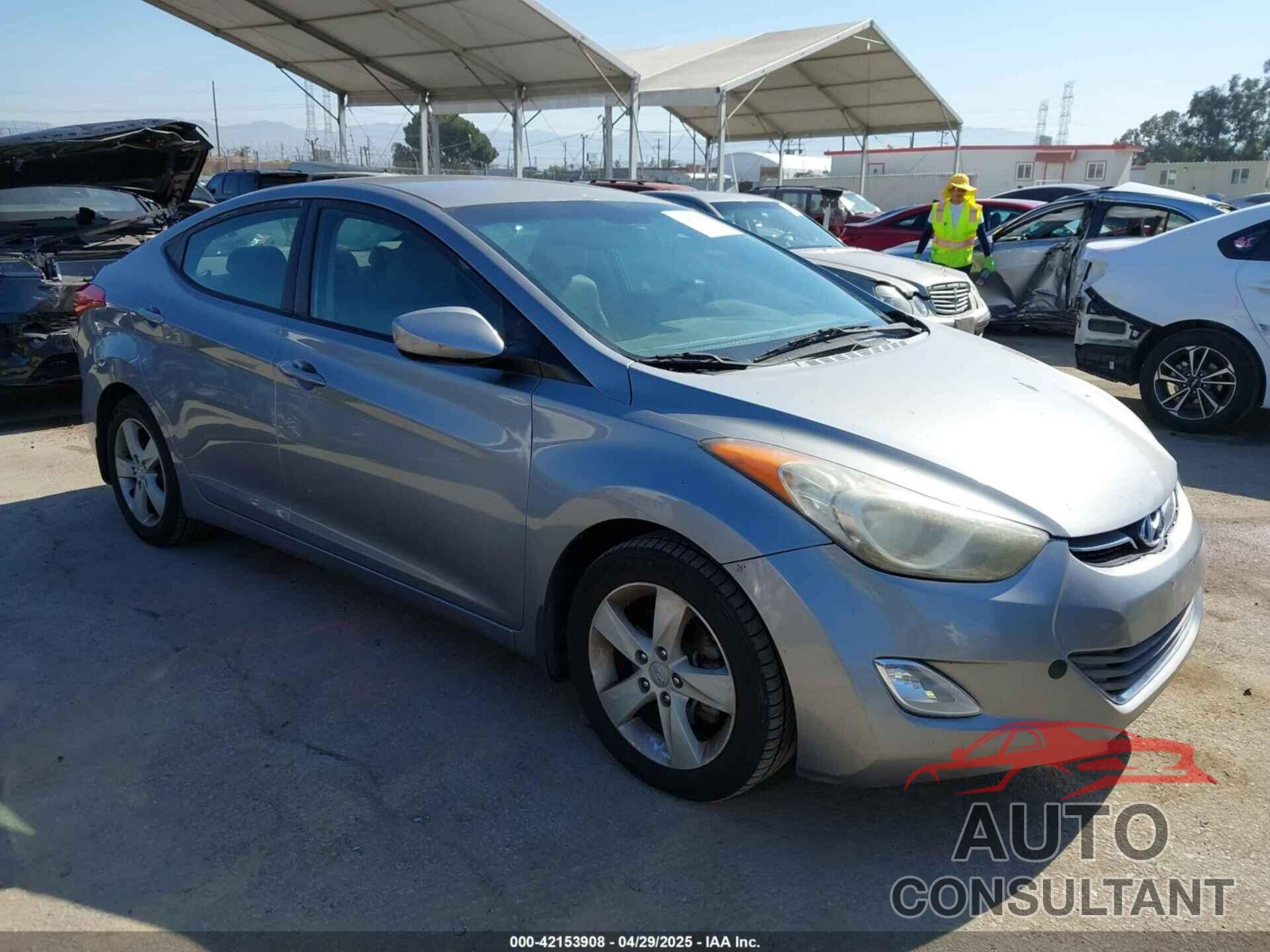 HYUNDAI ELANTRA 2013 - KMHDH4AE0DU769619