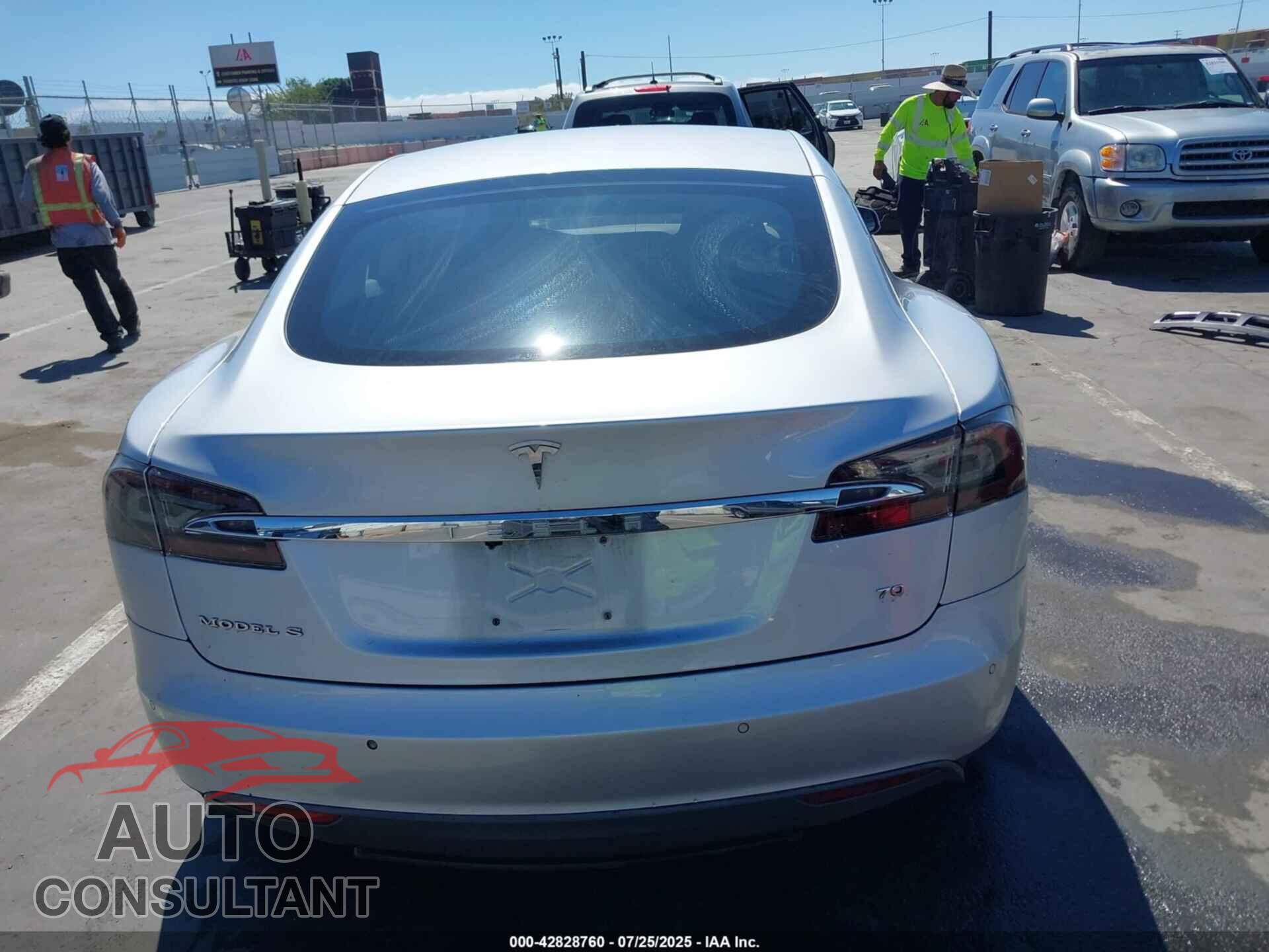 TESLA MODEL S 2015 - 5YJSA1E13FF115411