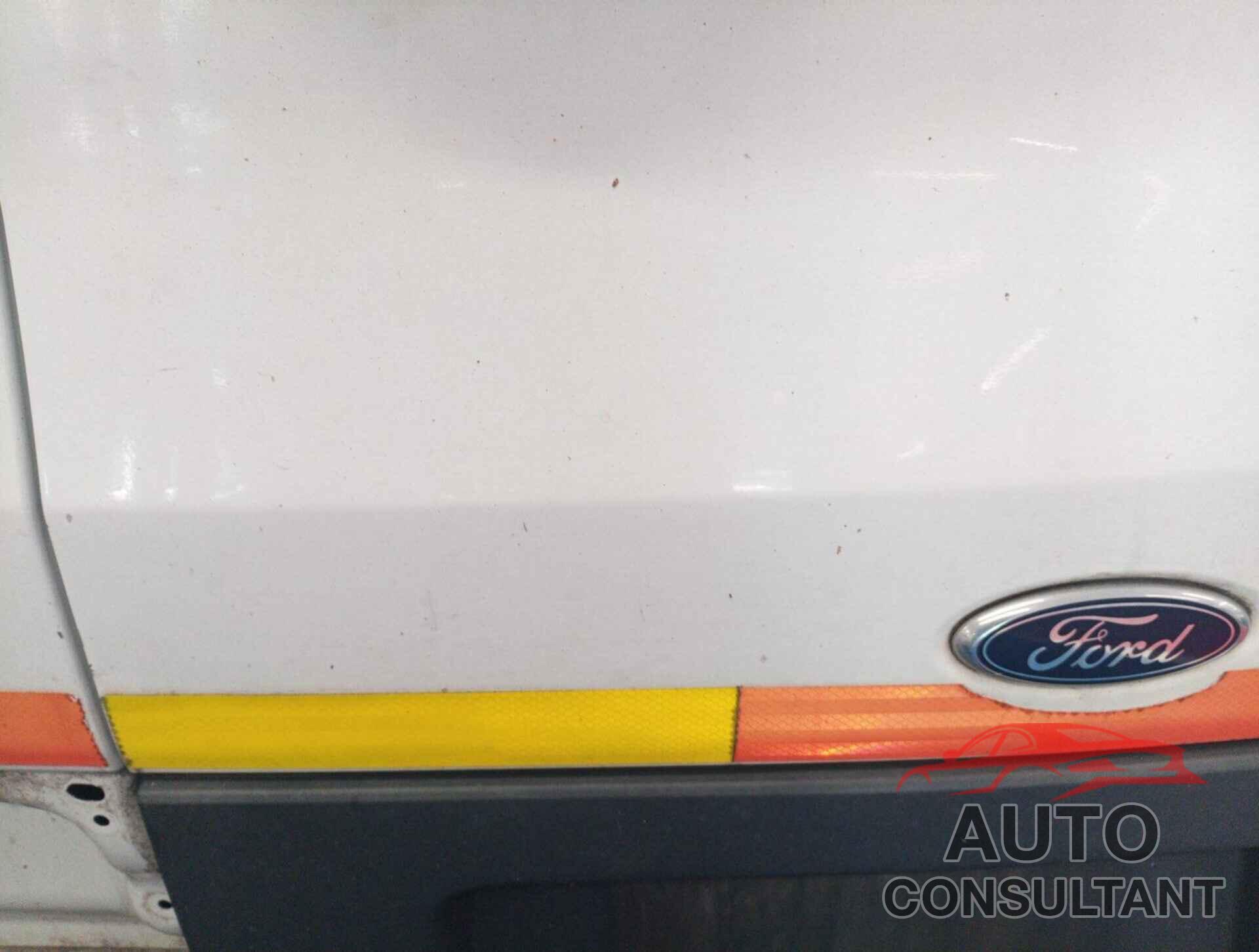 FORD TRANSIT-150 2015 - 1FTNE1YM5FKB01004
