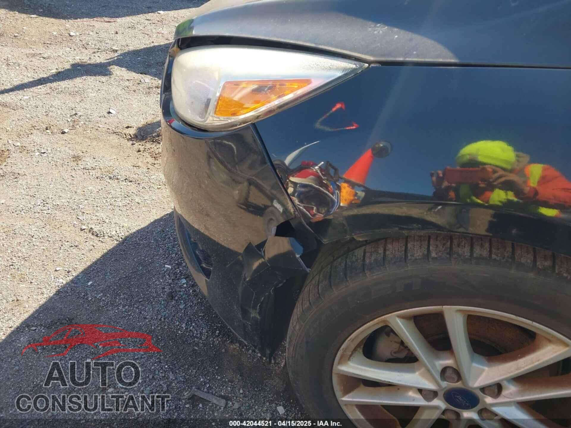 FORD FOCUS 2015 - 1FADP3K28FL214566
