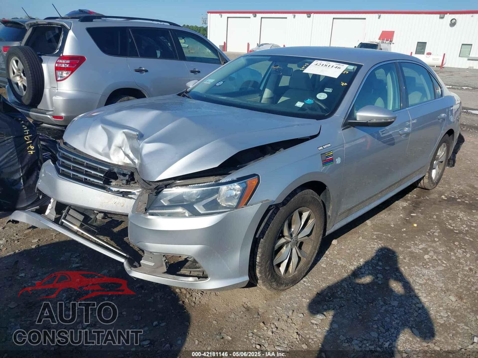VOLKSWAGEN PASSAT 2017 - 1VWAT7A30HC009964