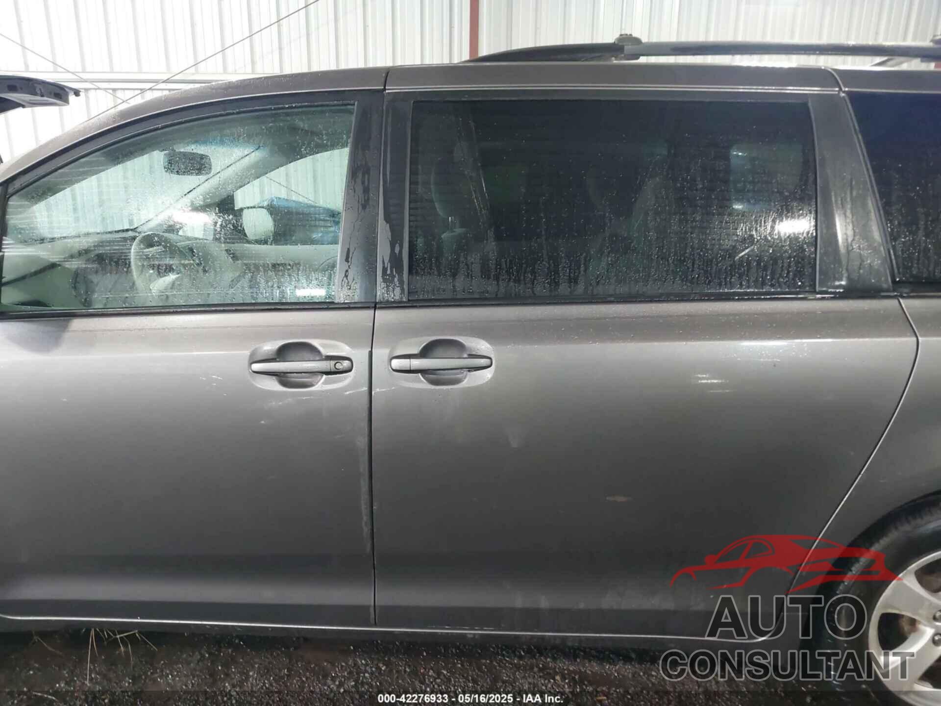 TOYOTA SIENNA 2011 - 5TDKK3DC8BS171619