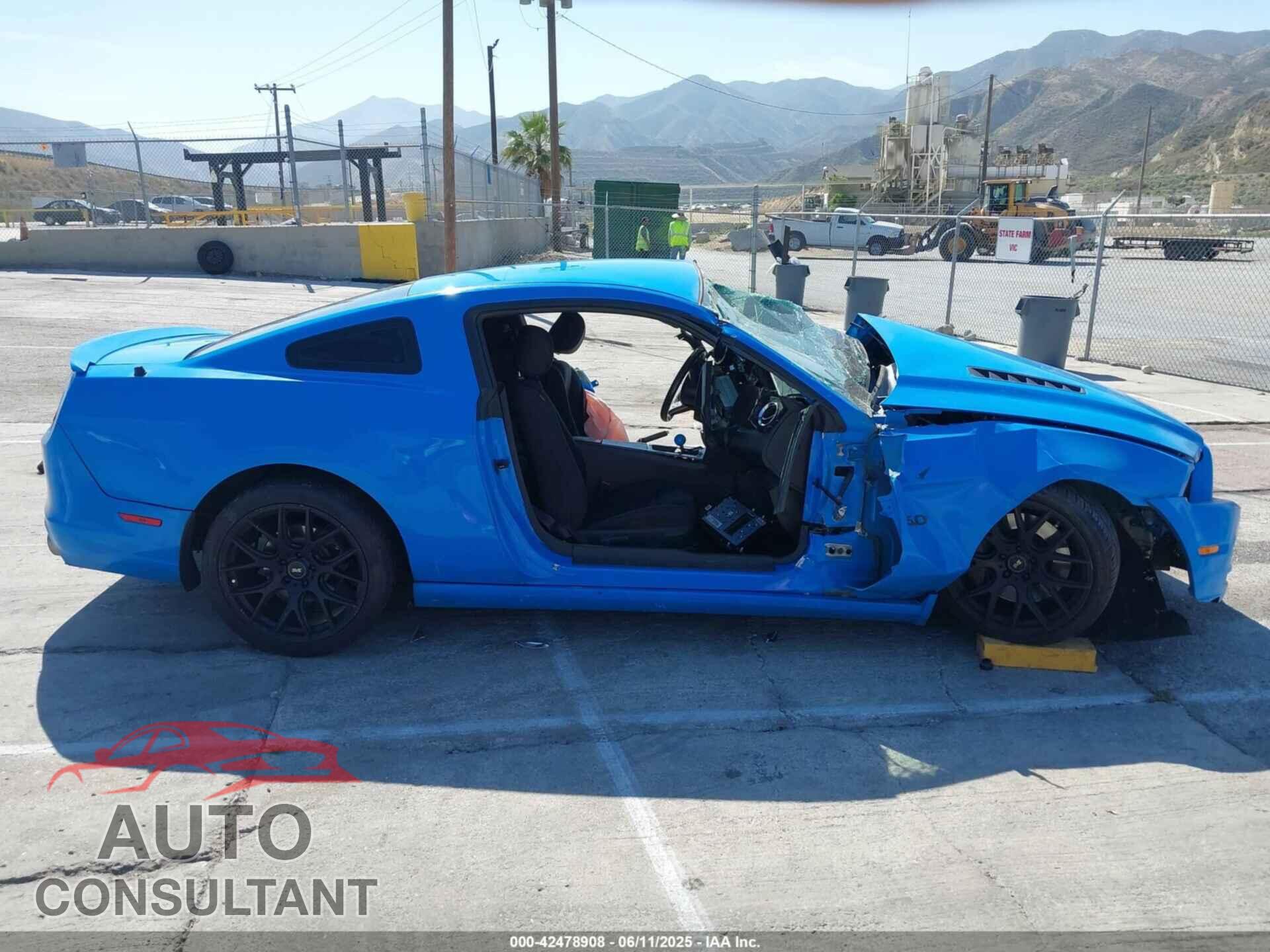 FORD MUSTANG 2014 - 1ZVBP8CF8E5240911