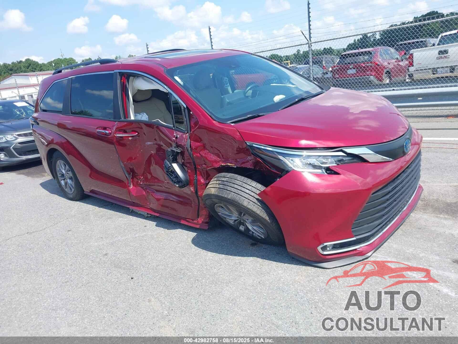 TOYOTA SIENNA 2023 - 5TDYRKECXPS152995