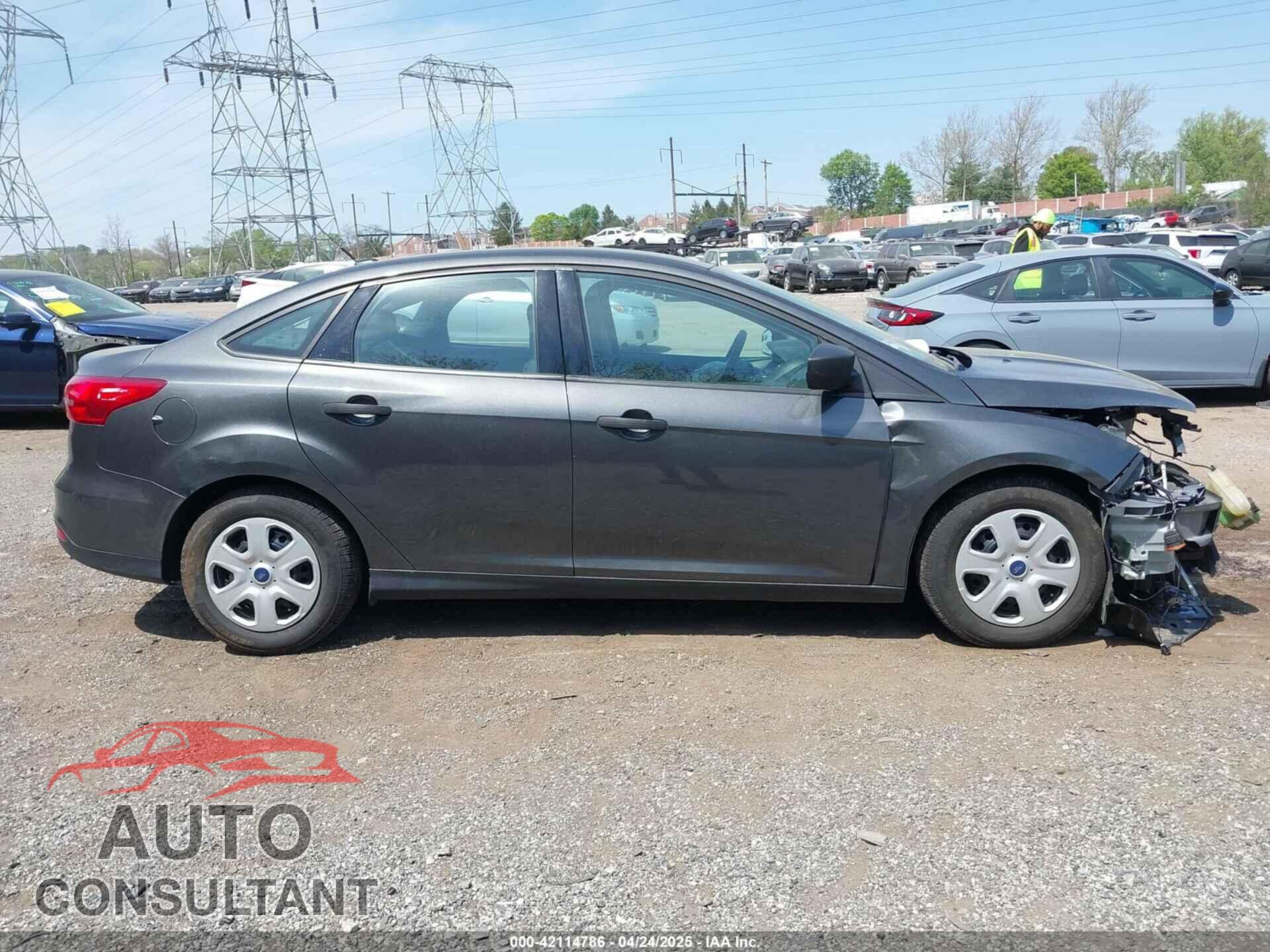 FORD FOCUS 2016 - 1FADP3E23GL400982