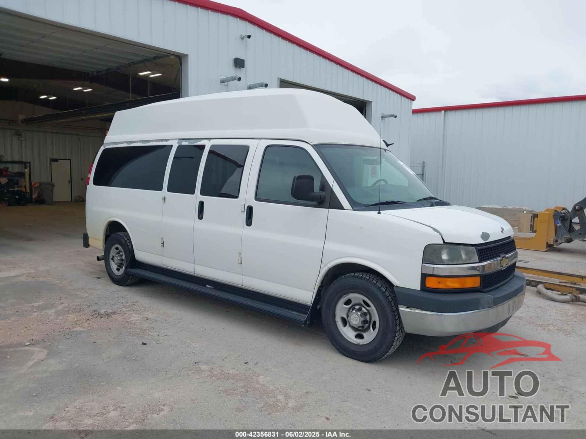 CHEVROLET EXPRESS G3500 2011 - 1GAZG1FG5B1106432