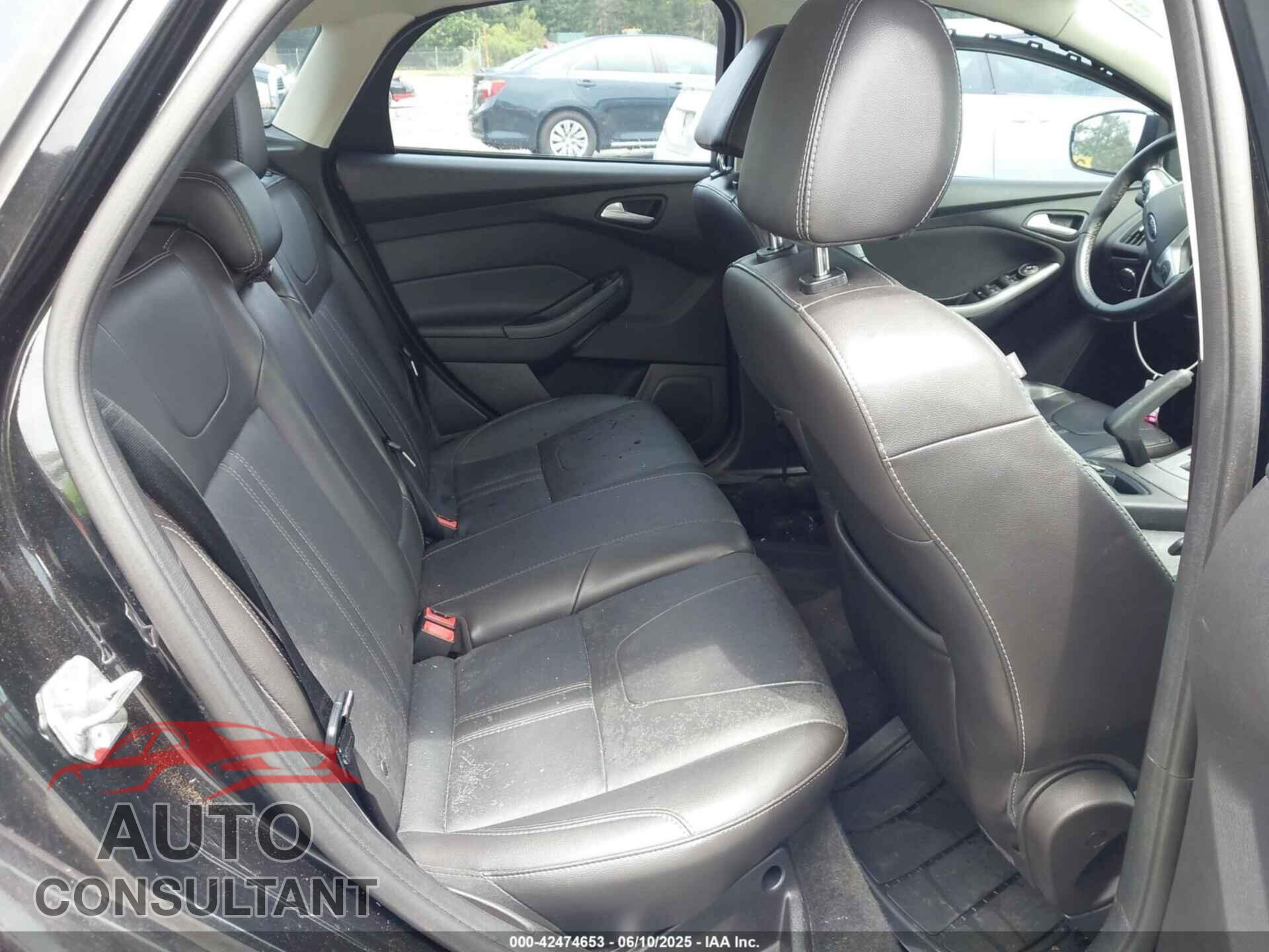 FORD FOCUS 2014 - 1FADP3K2XEL320225