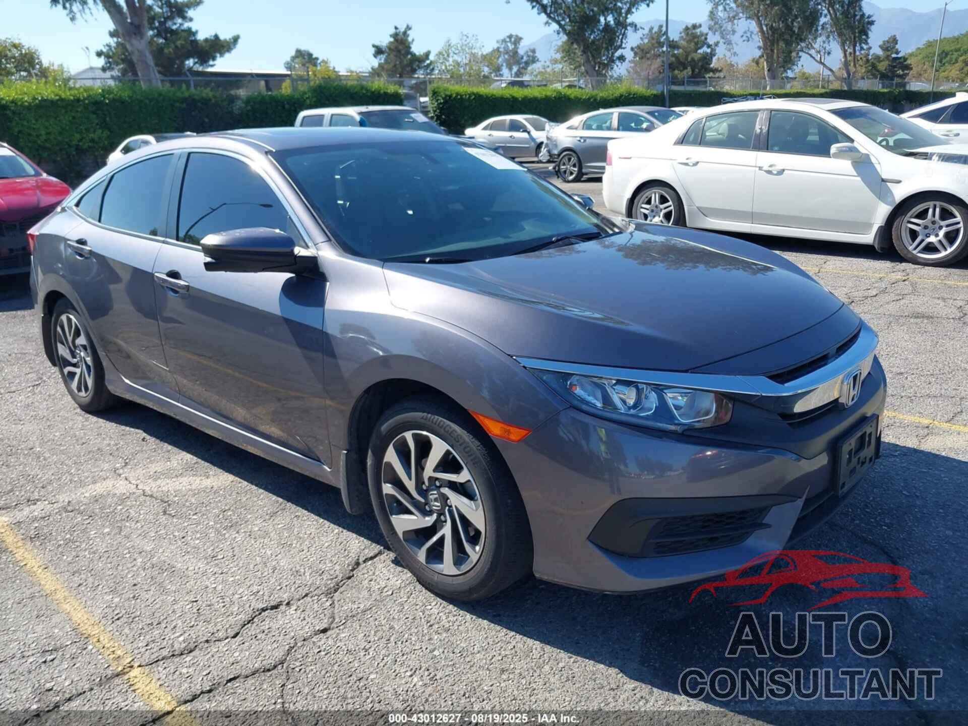 HONDA CIVIC 2018 - 2HGFC2F77JH574000