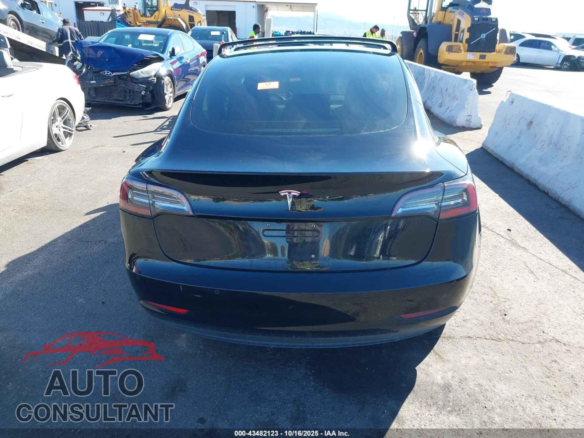 TESLA MODEL 3 2018 - 5YJ3E1EA2JF061231