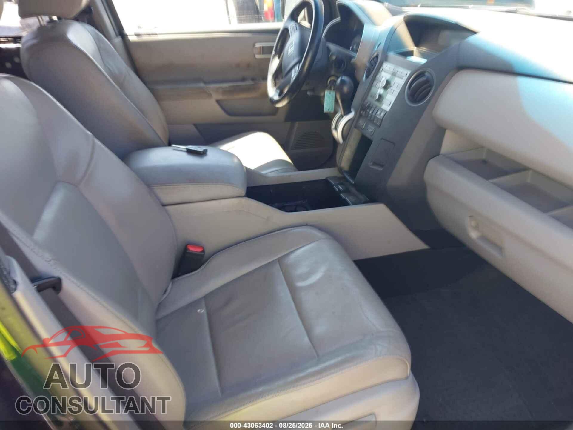 HONDA PILOT 2011 - 5FNYF3H56BB053387