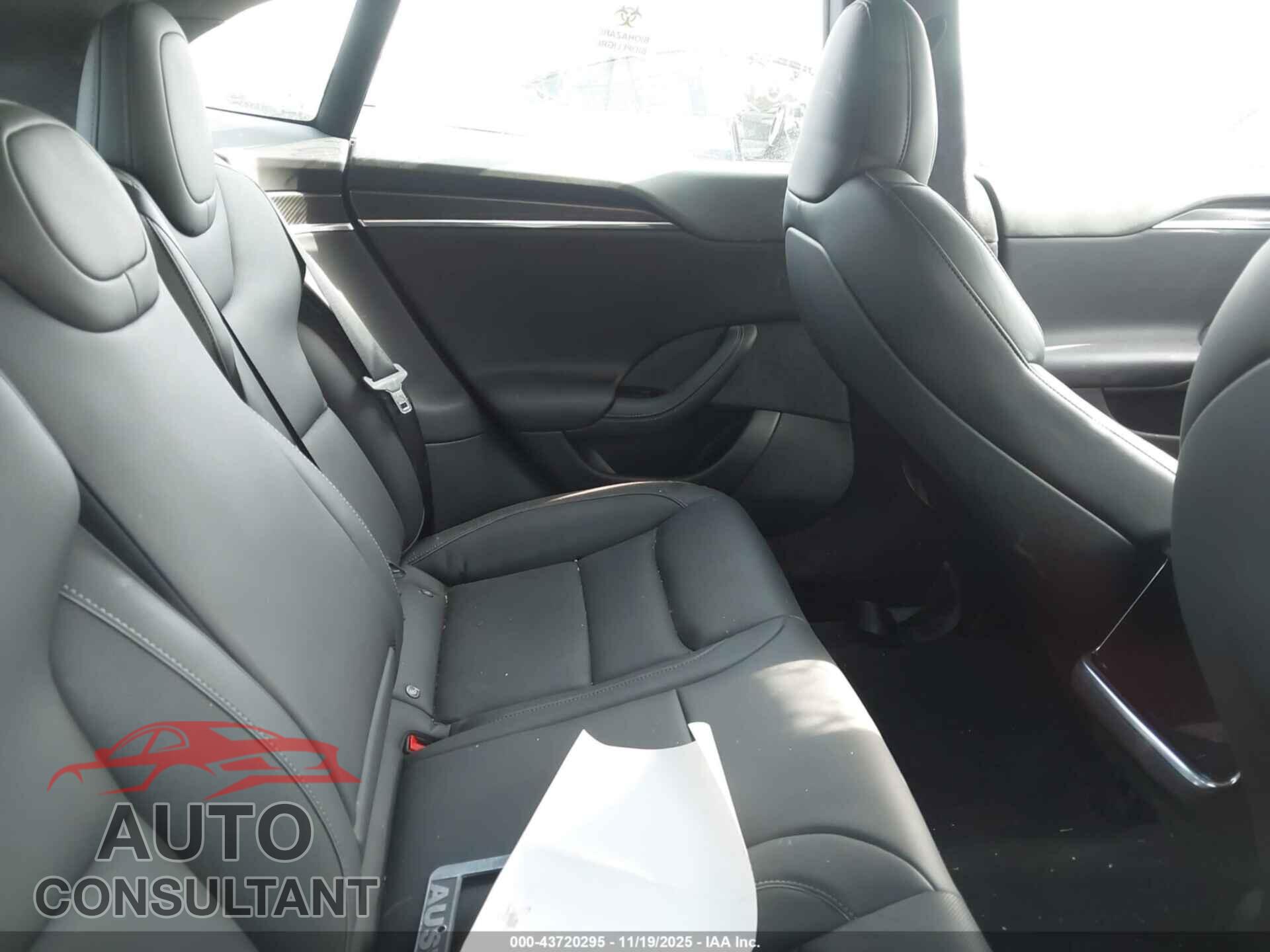 TESLA MODEL S 2021 - 5YJSA1E61MF438378