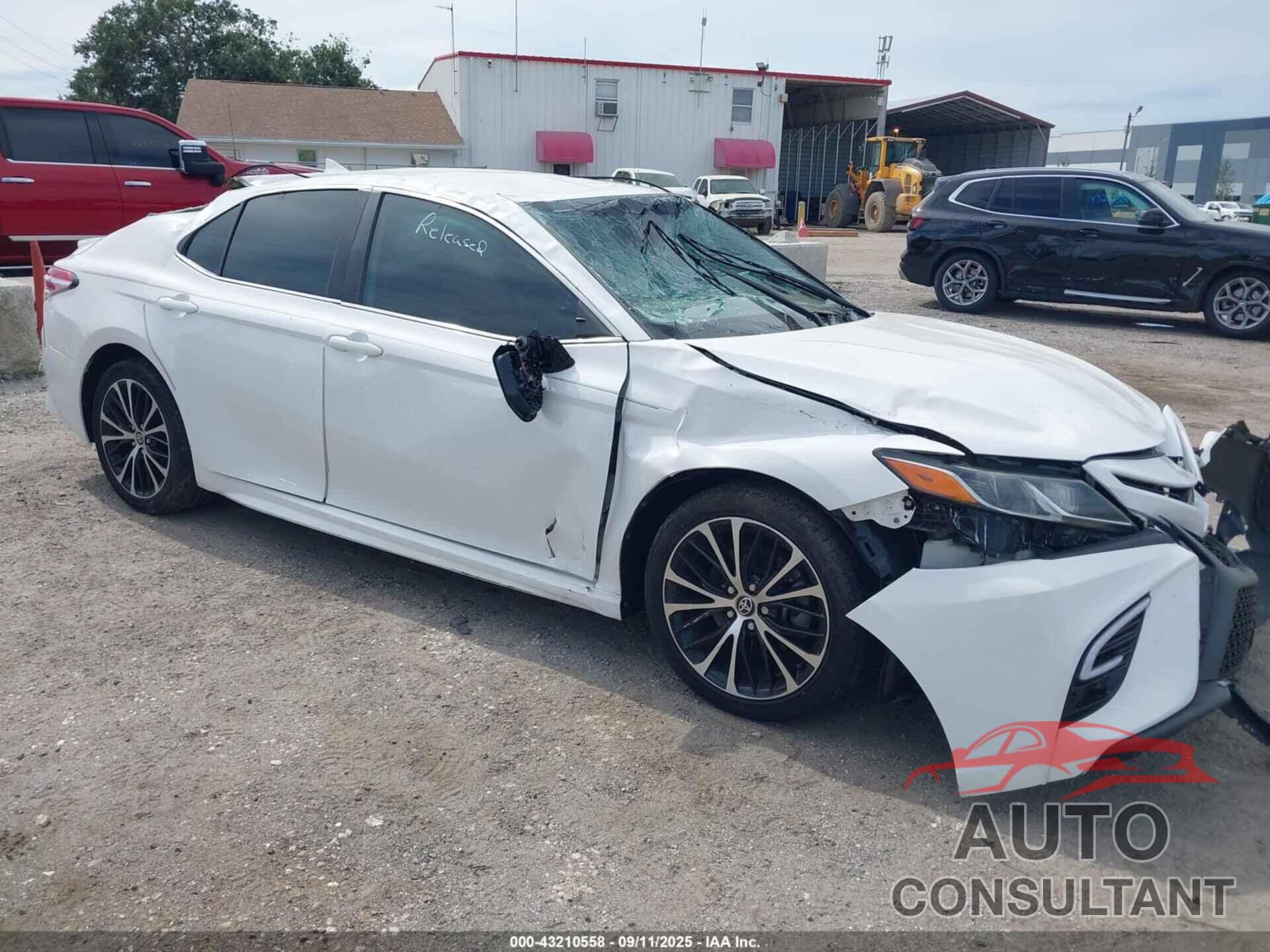 TOYOTA CAMRY 2020 - 4T1G11AK9LU952327