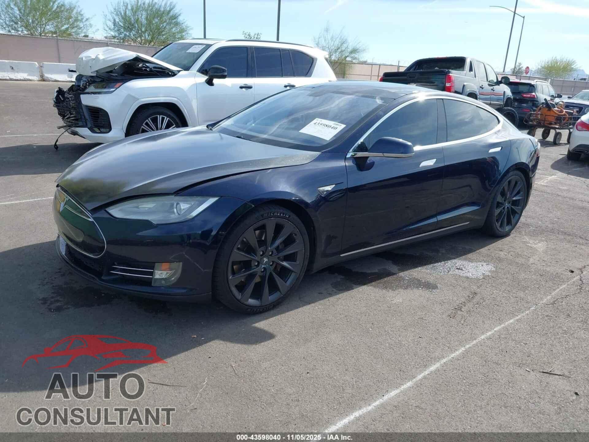 TESLA MODEL S 2013 - 5YJSA1DPXDFP07827