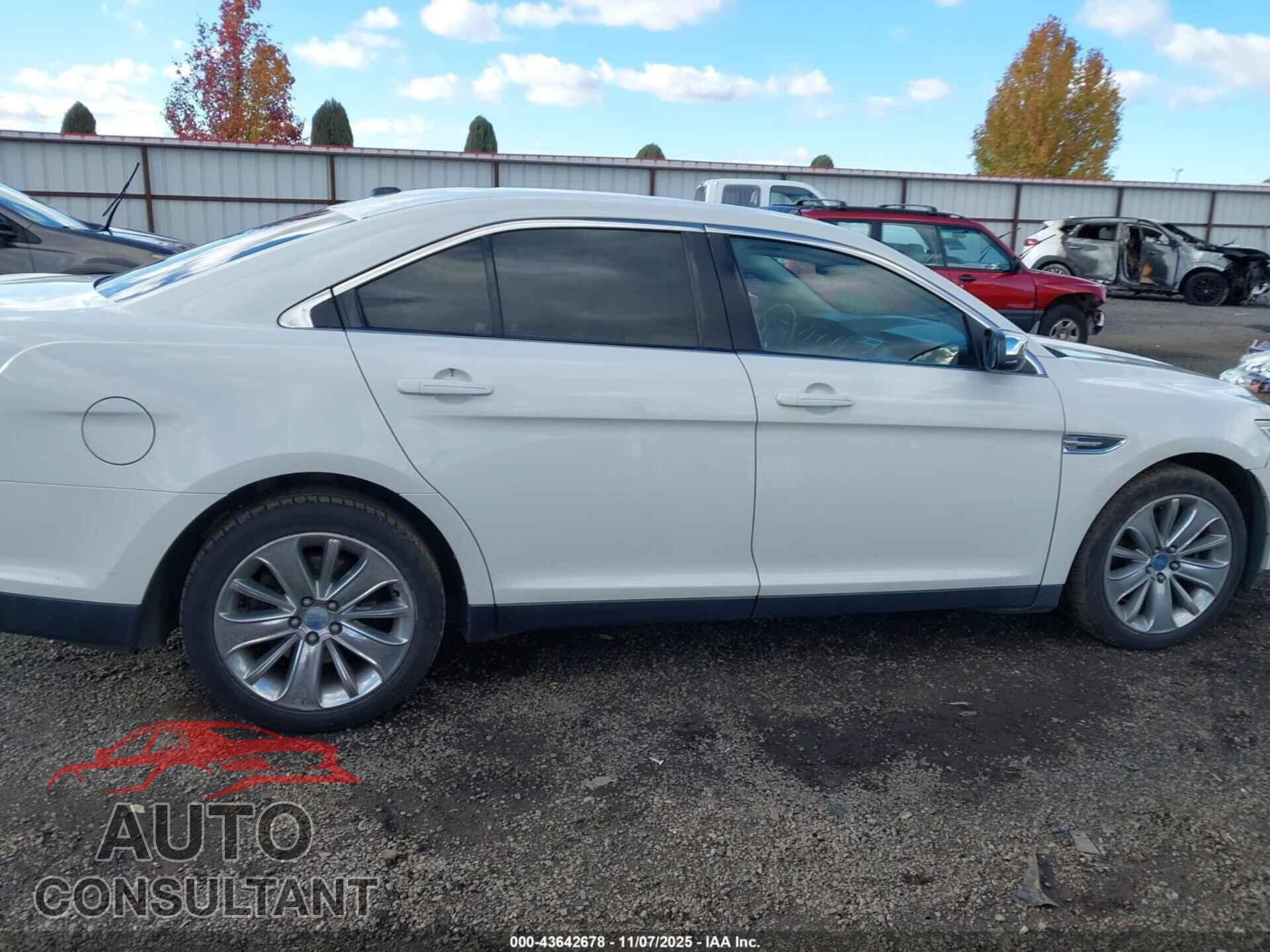 FORD TAURUS 2010 - 1FAHP2FW2AG142662
