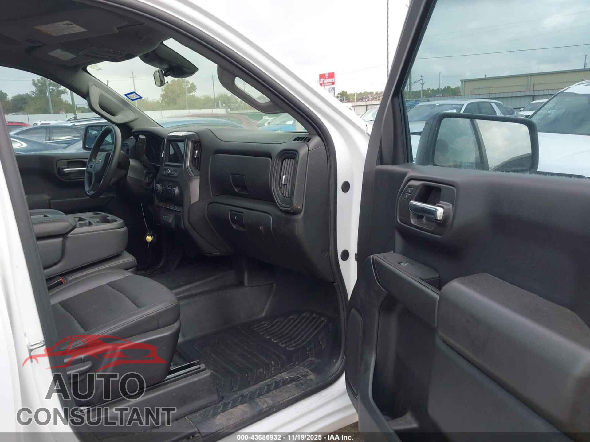 CHEVROLET SILVERADO 1500 2024 - 1GCPAAEK2RZ166329