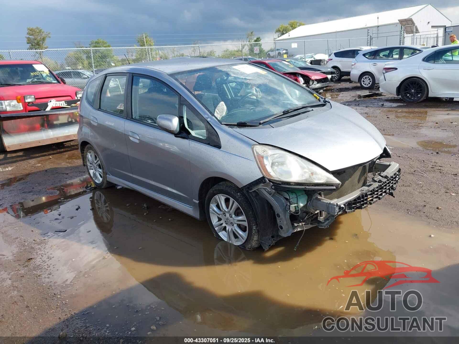 HONDA FIT 2010 - JHMGE8G43AC023987
