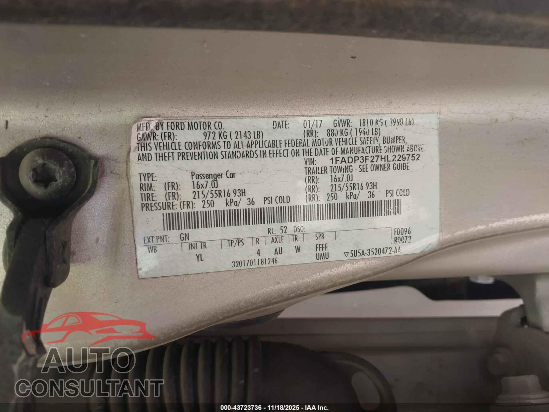 FORD FOCUS 2017 - 1FADP3F27HL229752